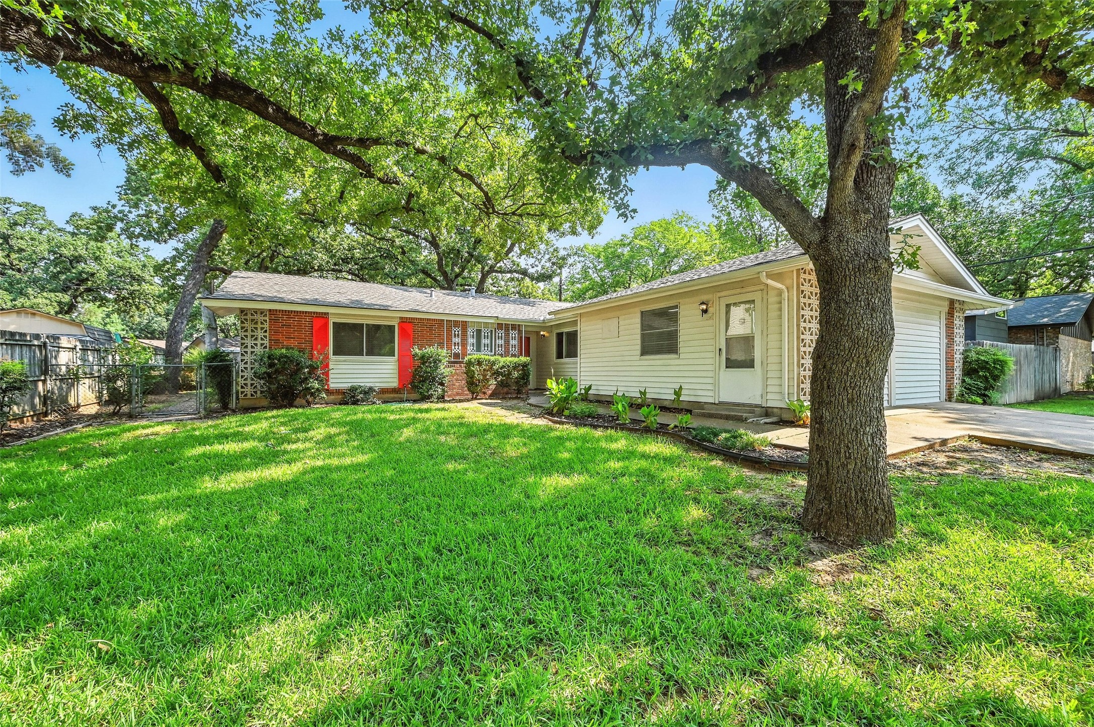 2805 Blackwood Drive