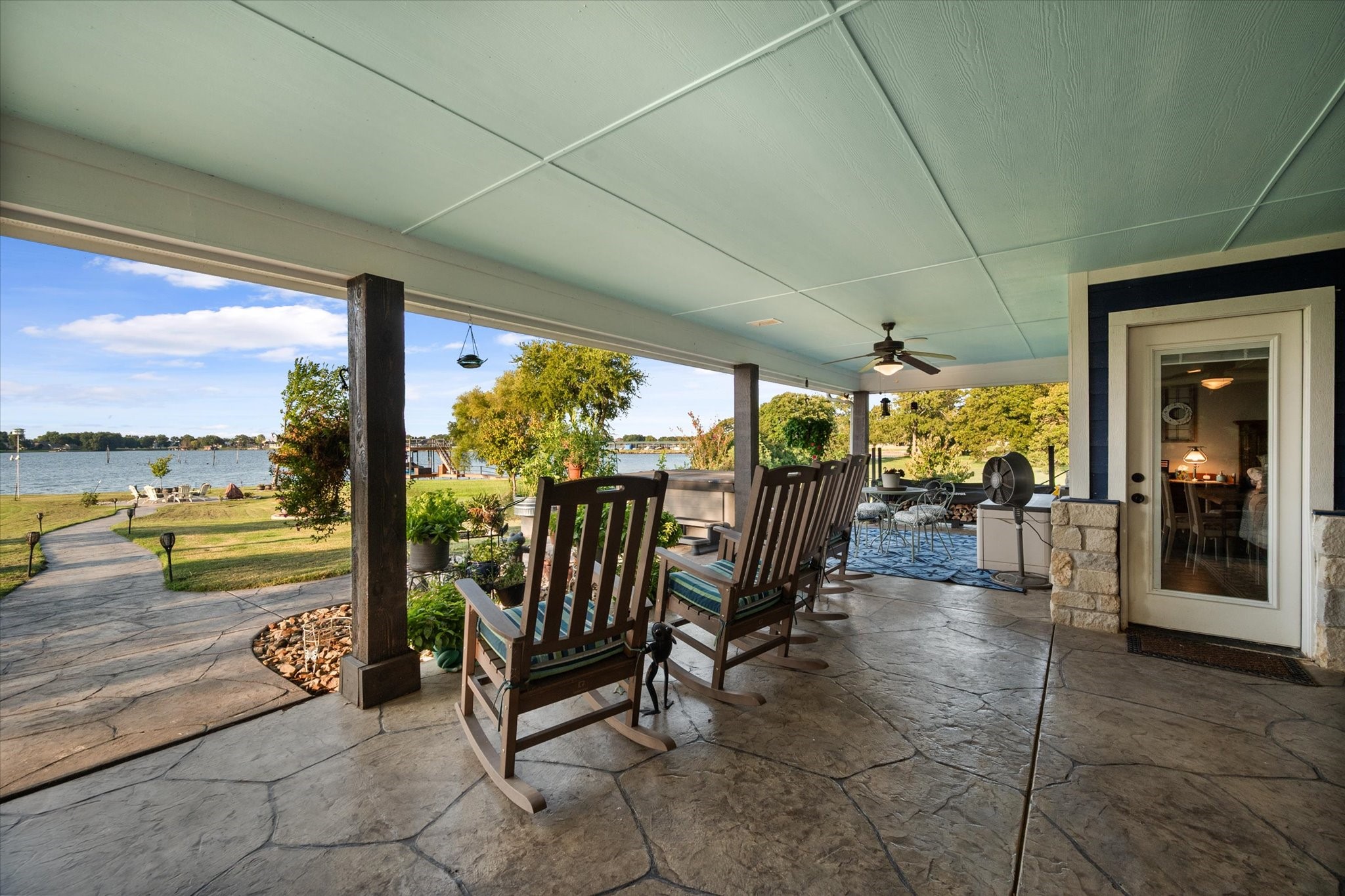 122 Moonlight Point