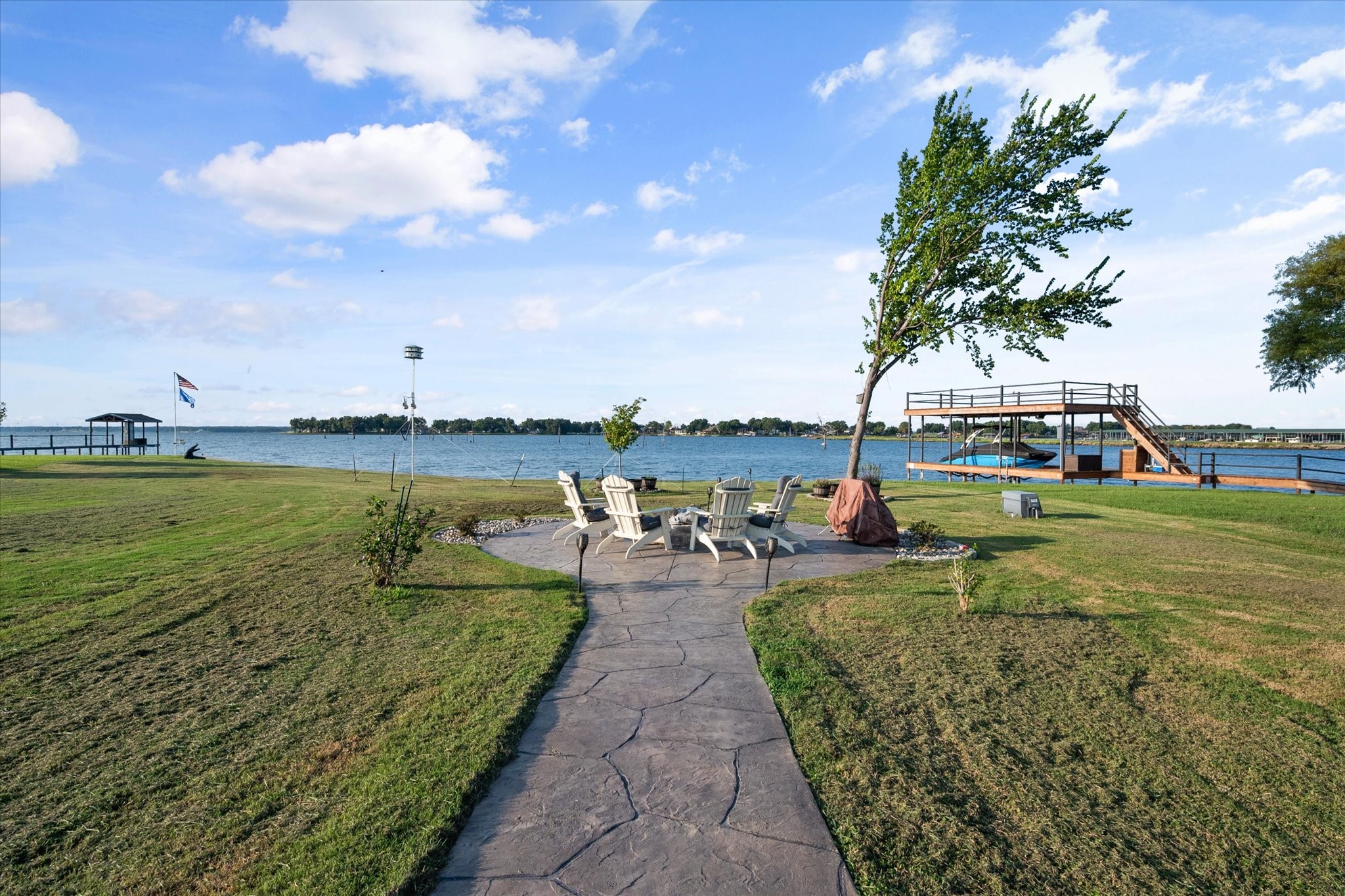 122 Moonlight Point