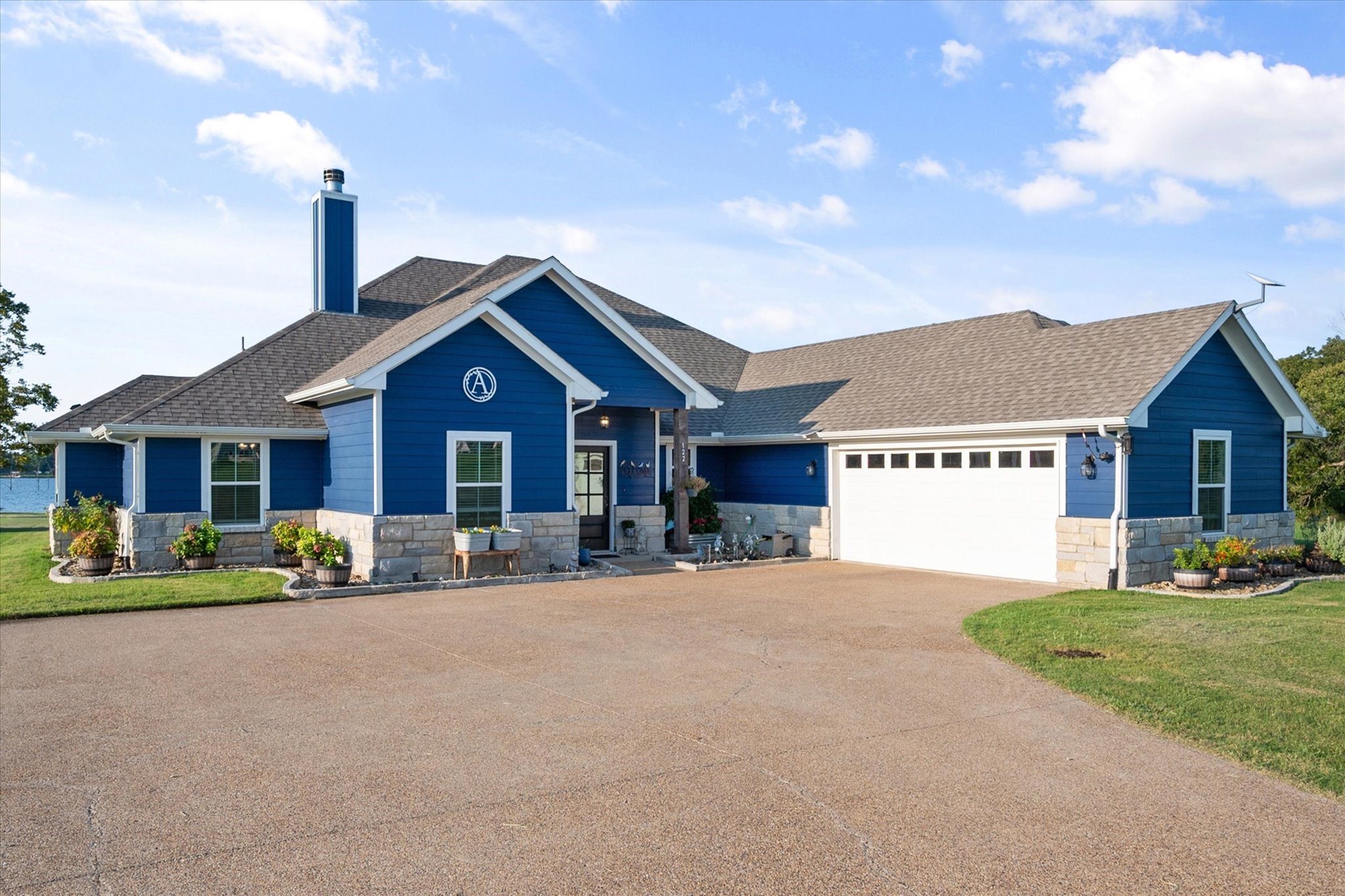 122 Moonlight Point