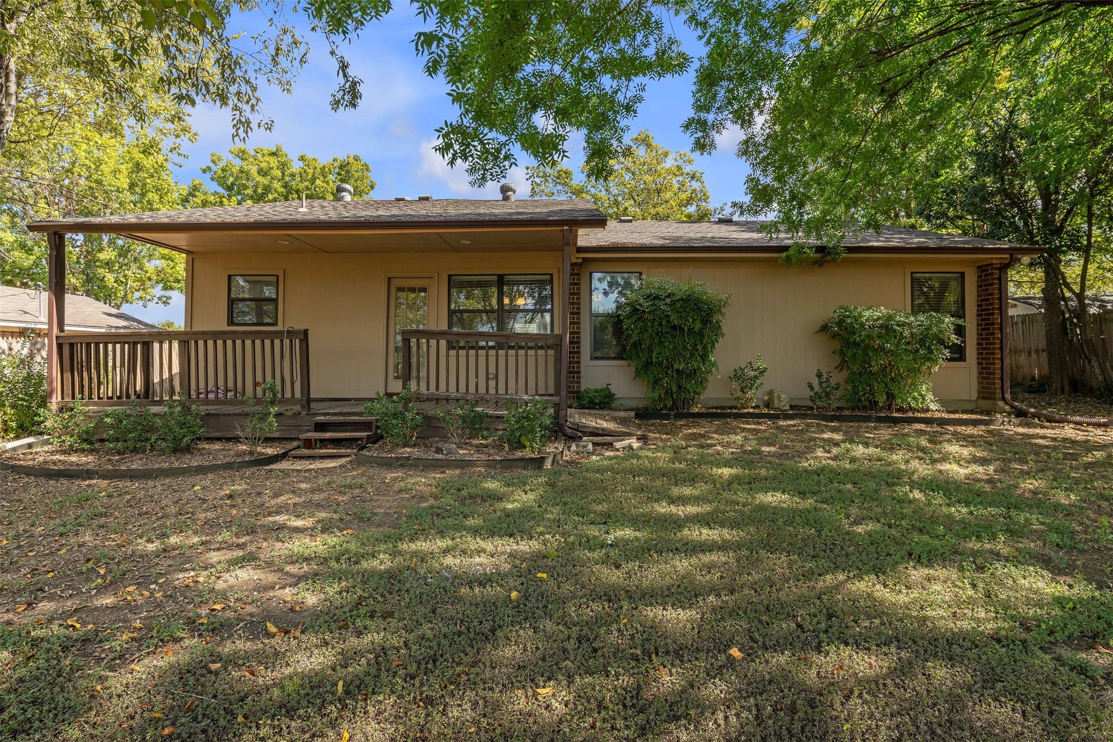 404 S Walnut Creek Drive