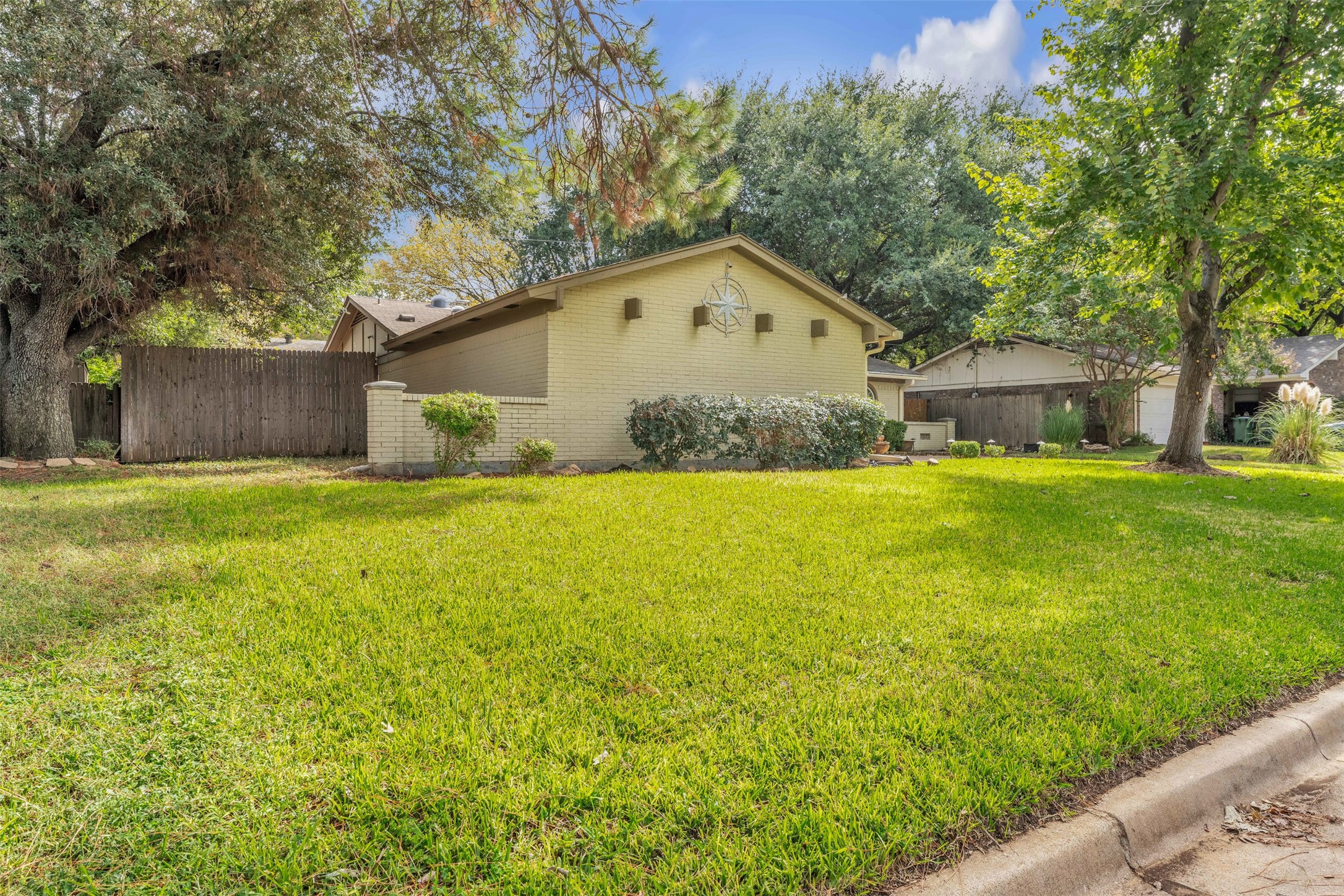 2401 San Diego Drive