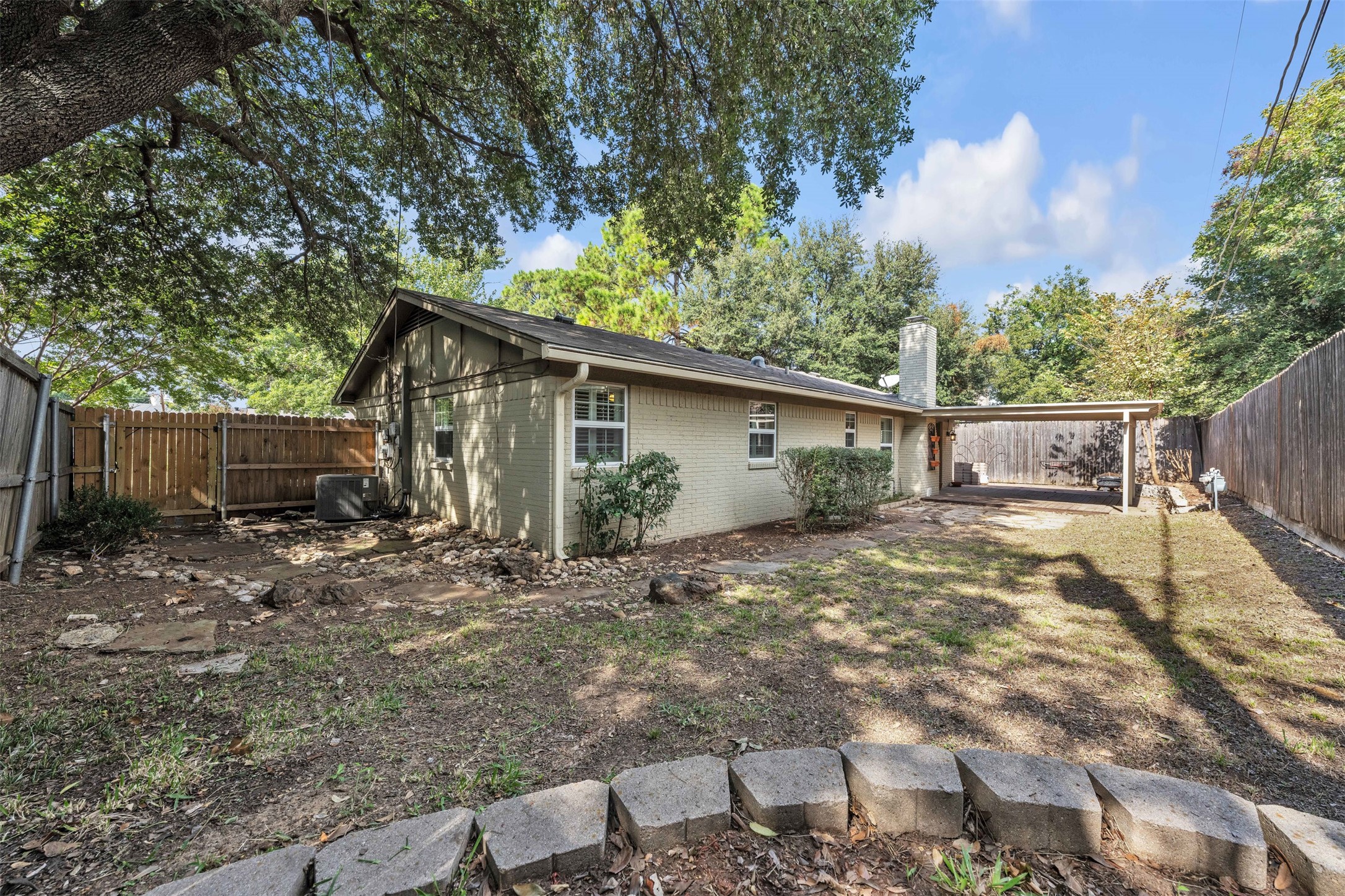 2401 San Diego Drive