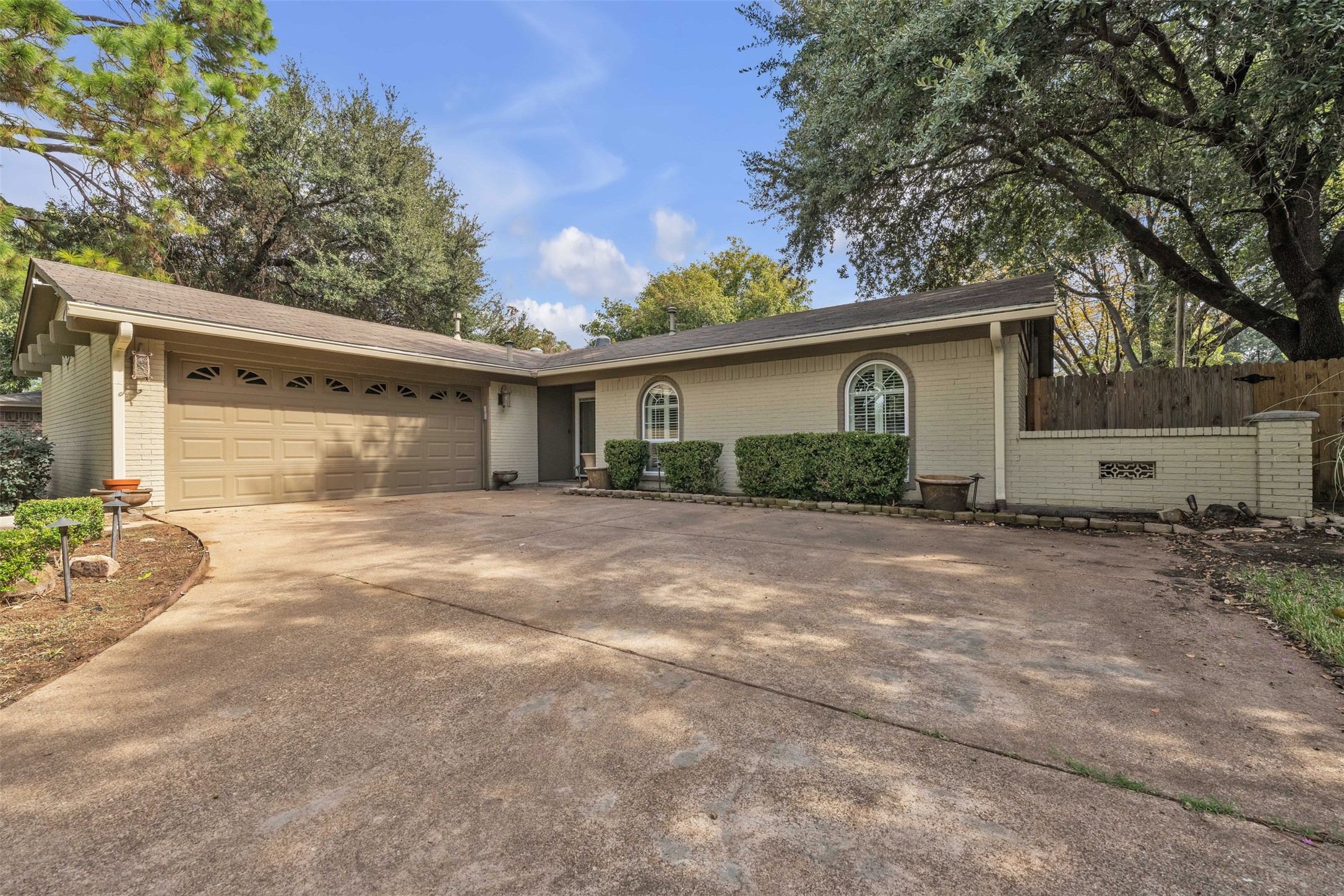 2401 San Diego Drive