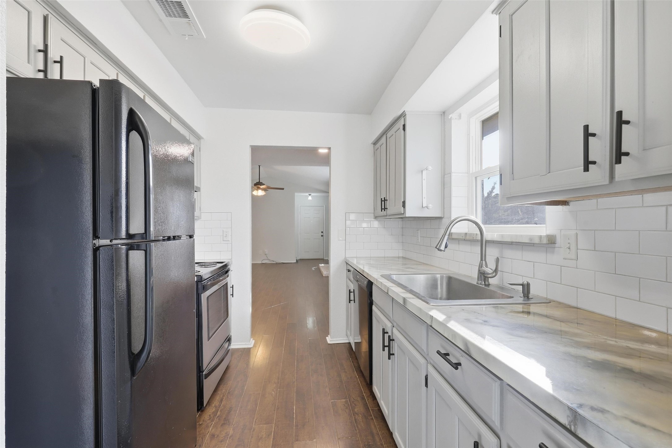 5418 Wild West Drive