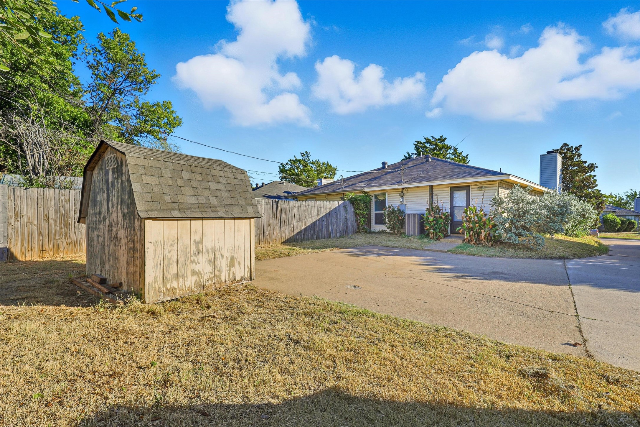 5418 Wild West Drive