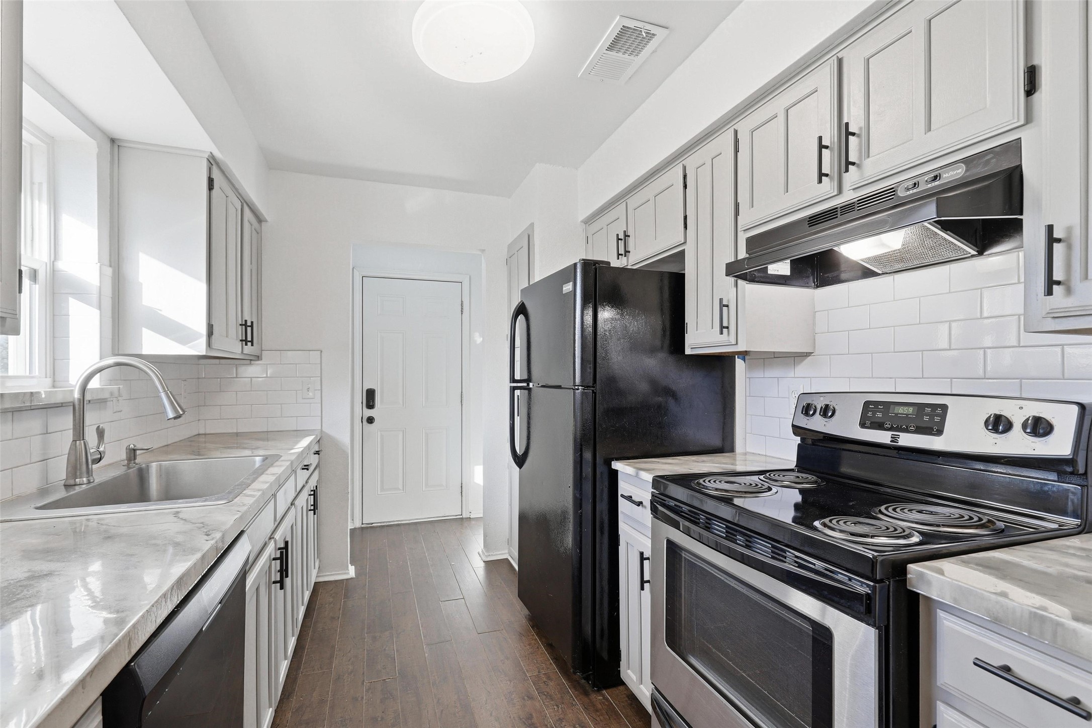 5418 Wild West Drive