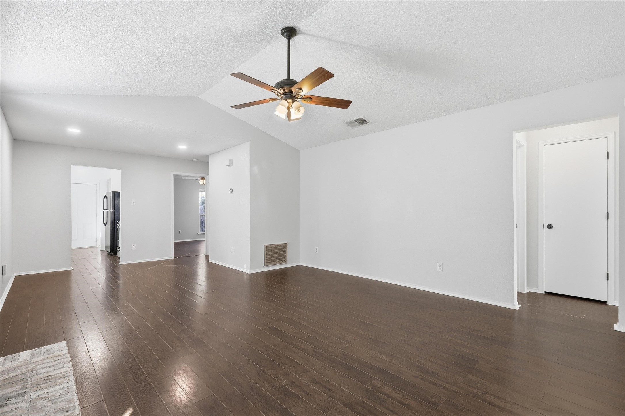 5418 Wild West Drive