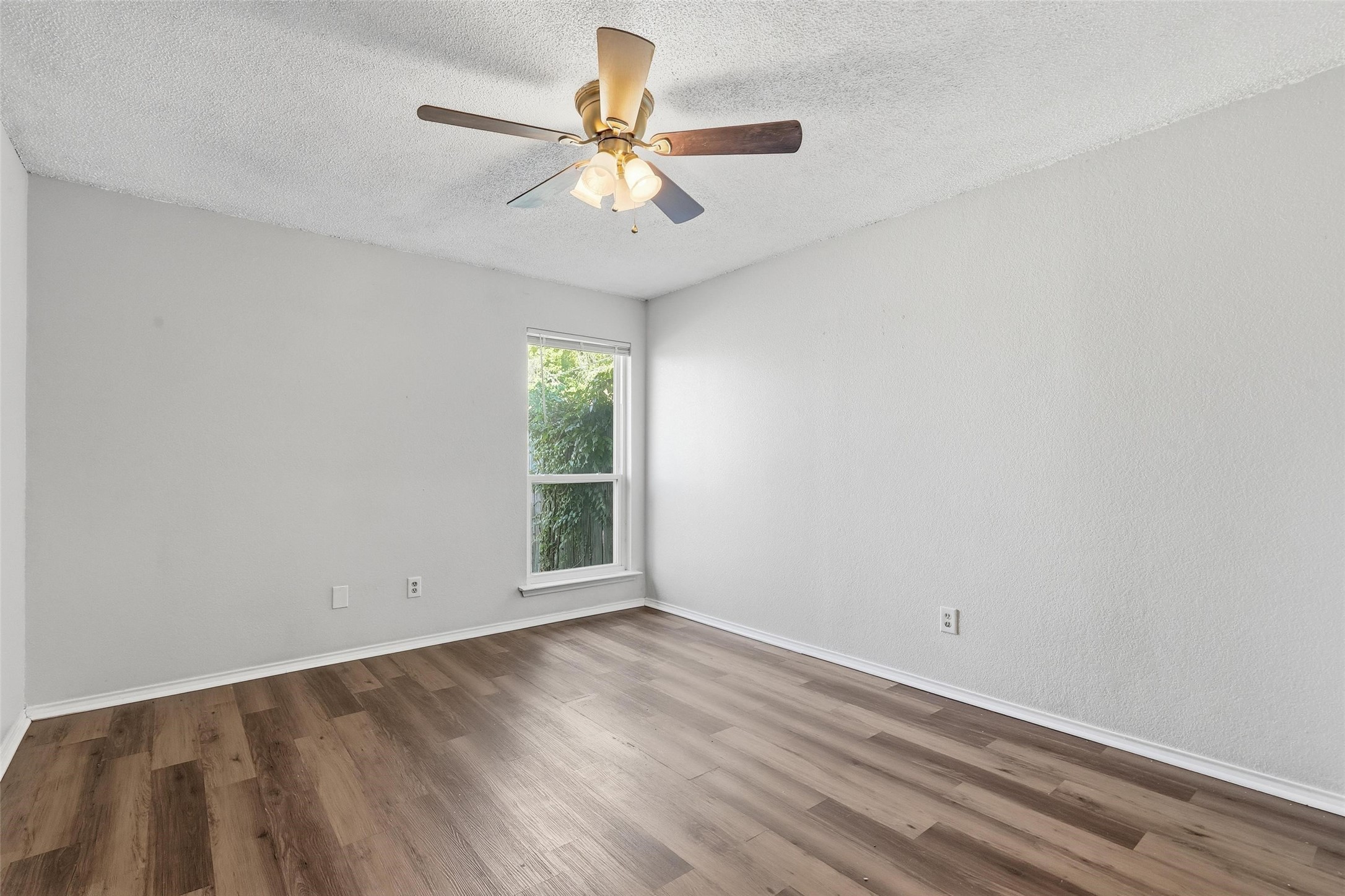 5418 Wild West Drive