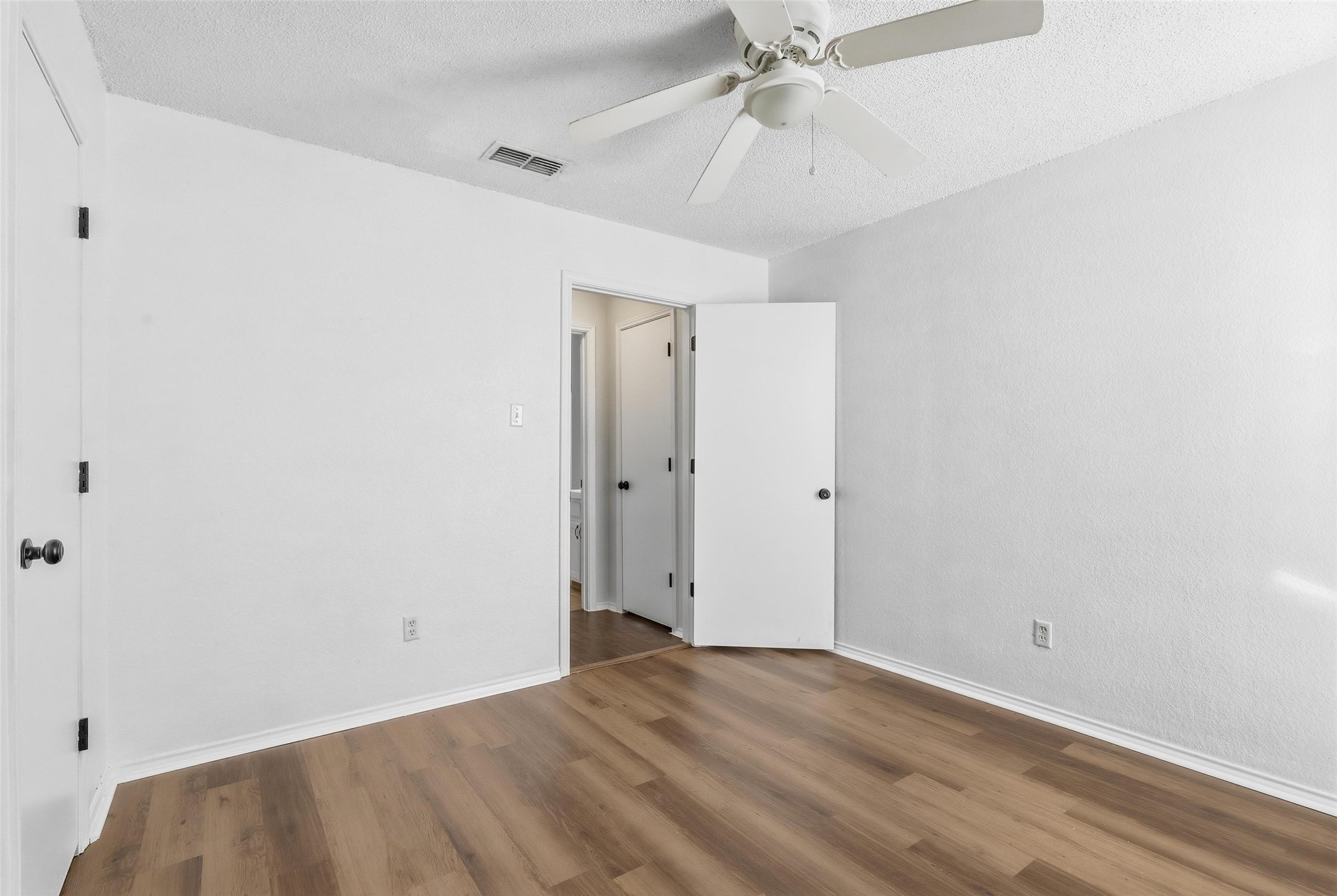 5418 Wild West Drive