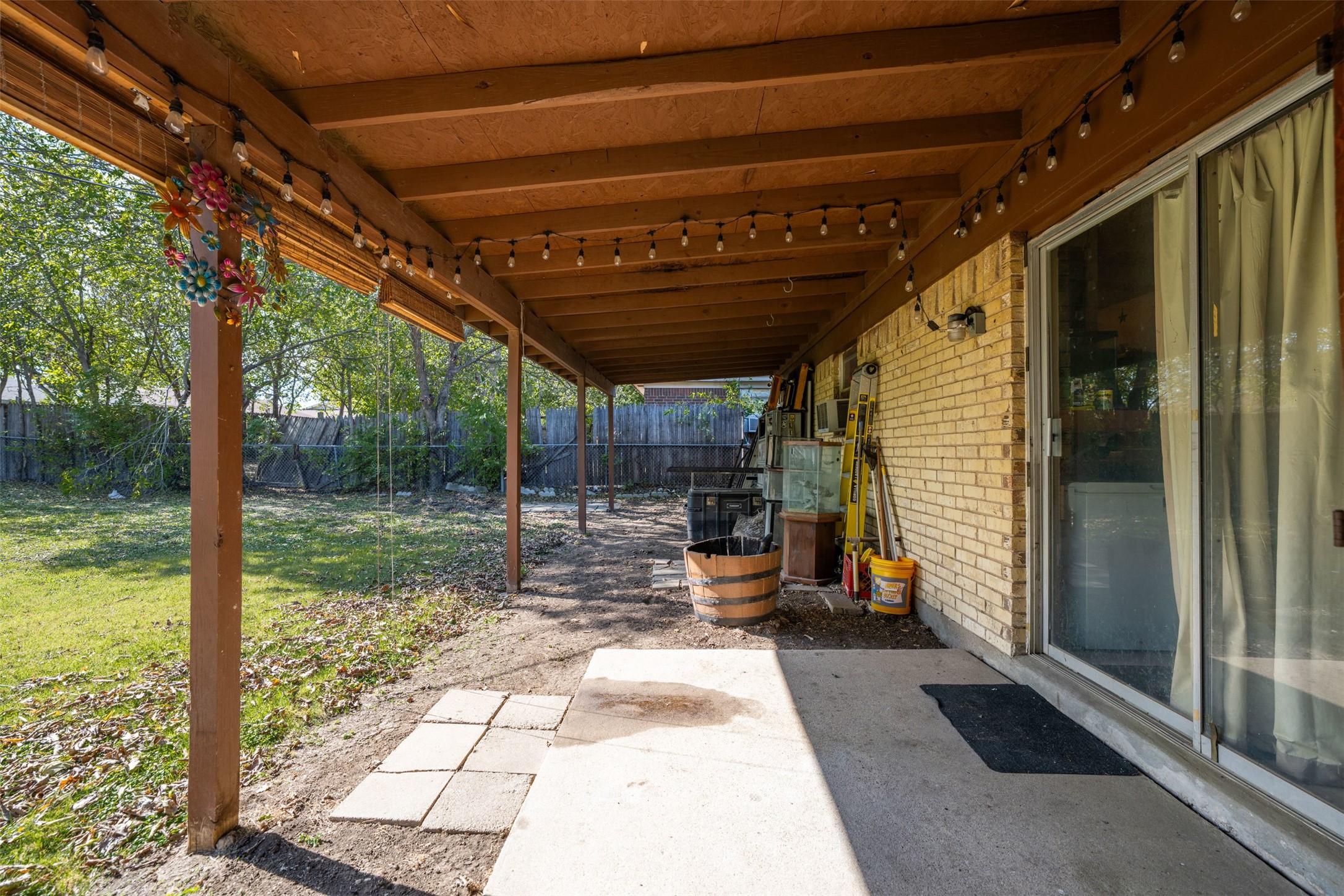 6048 Hillcrest Drive