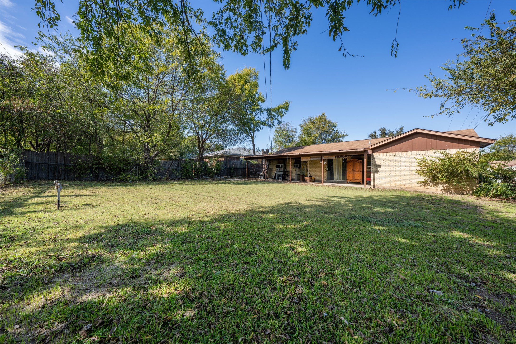 6048 Hillcrest Drive