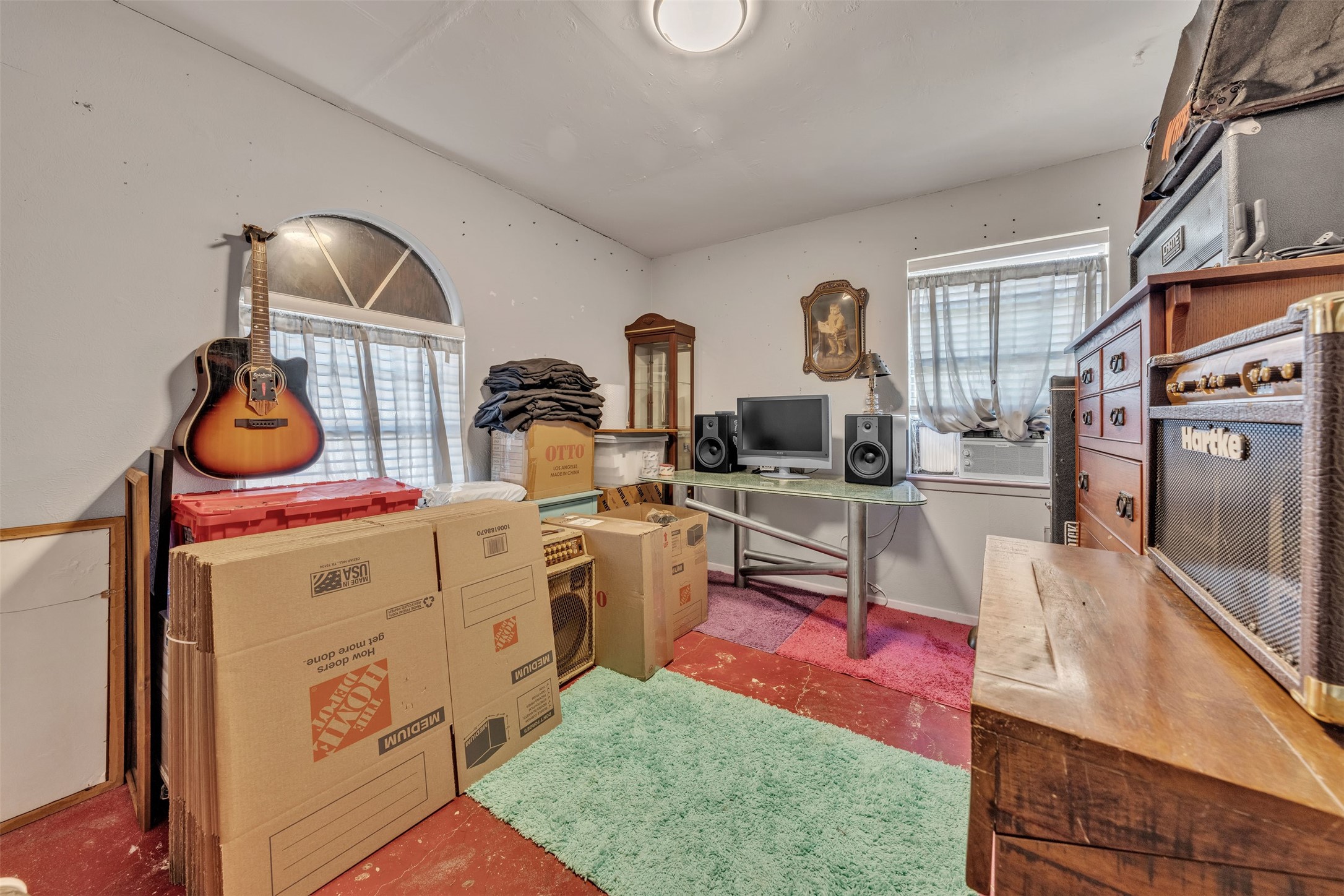 6048 Hillcrest Drive