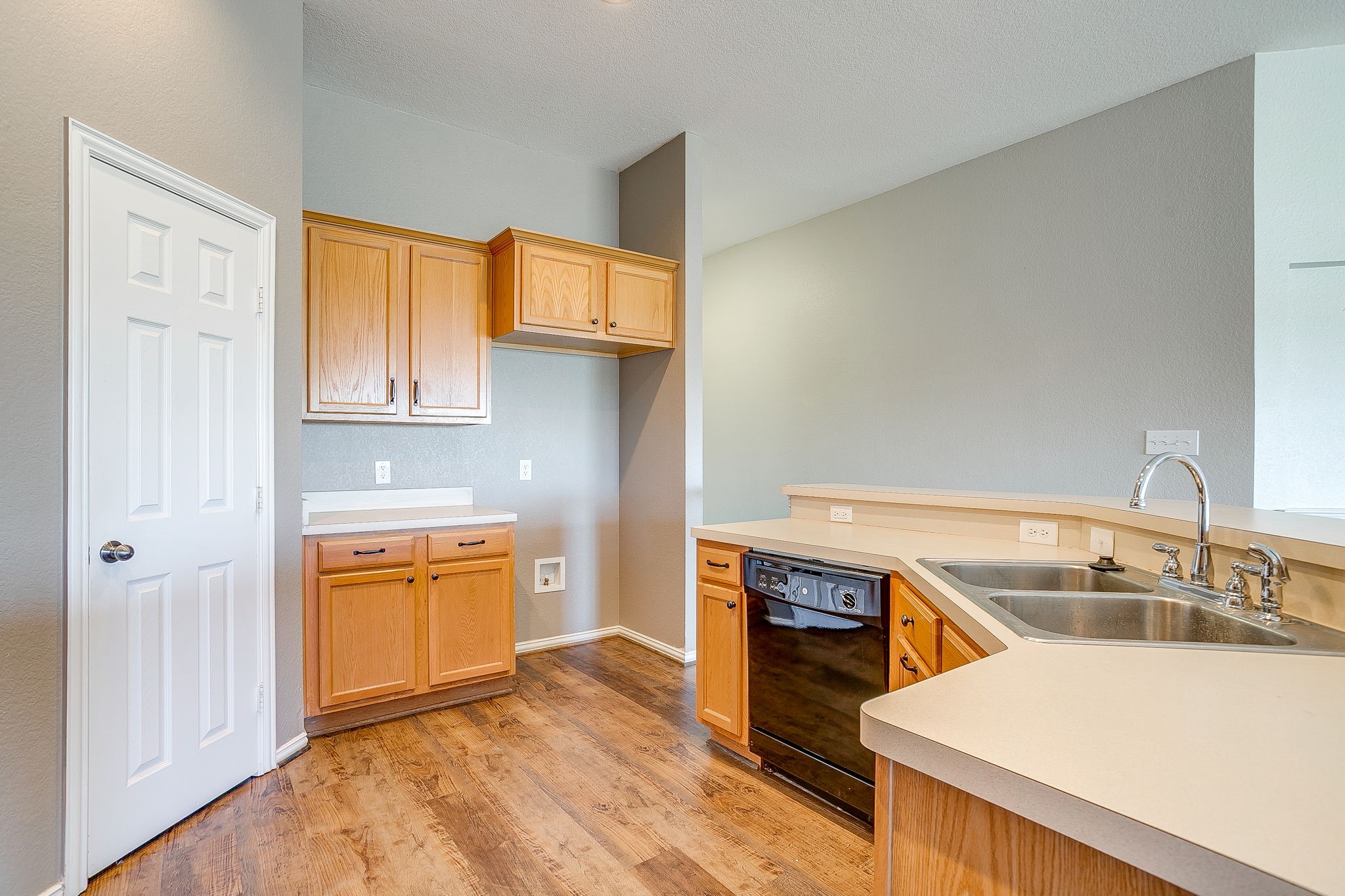 3025 Shoreline Drive