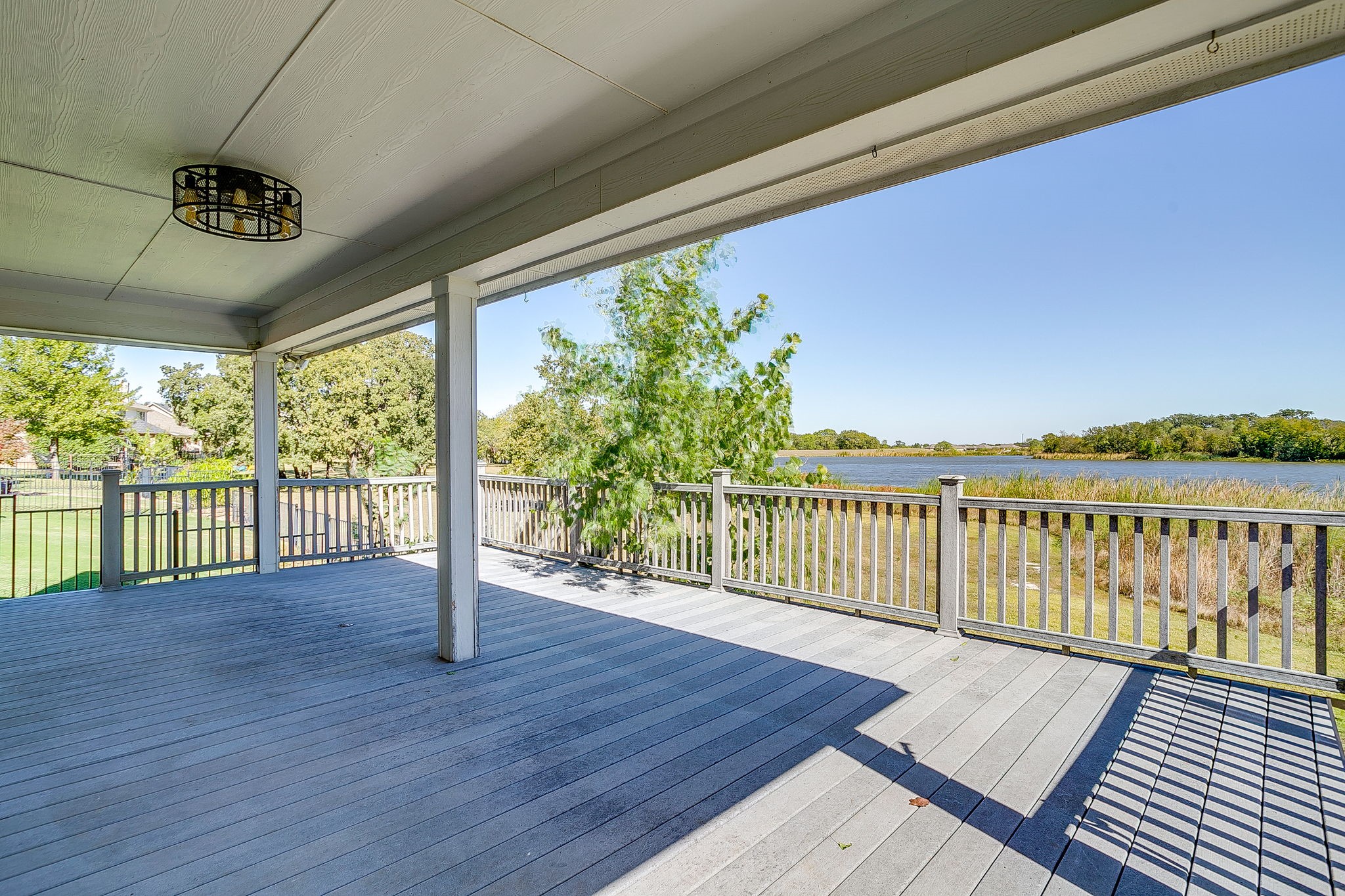 3025 Shoreline Drive