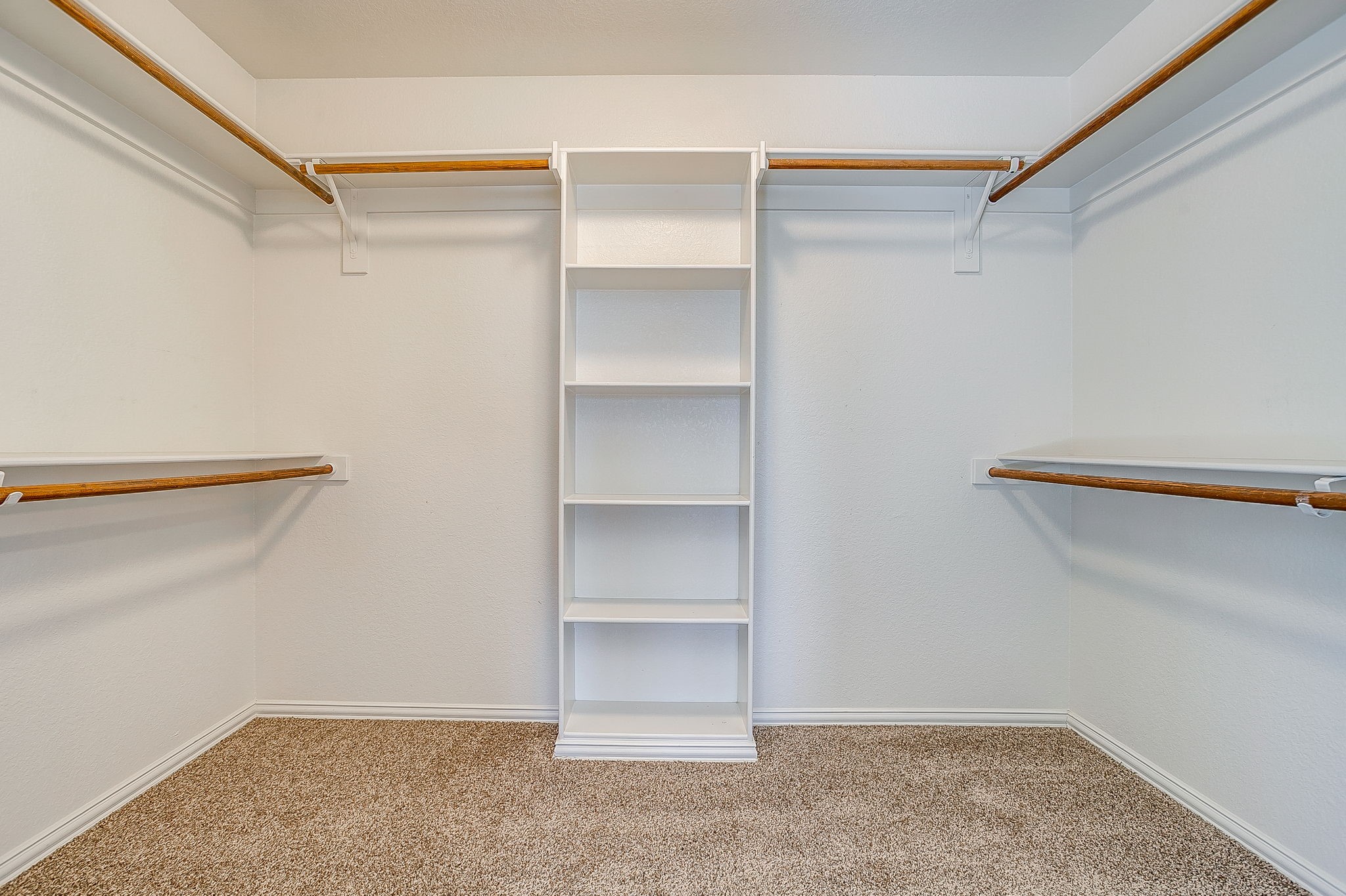 3025 Shoreline Drive