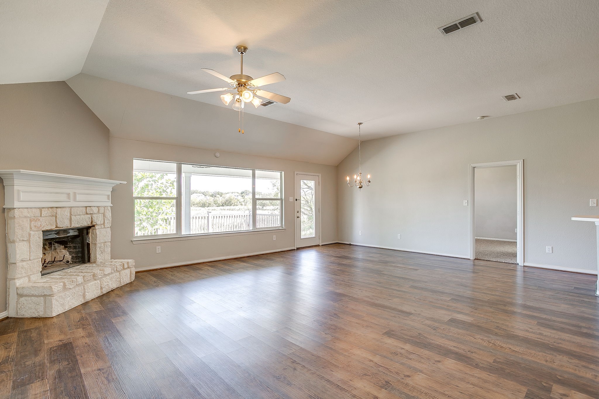 3025 Shoreline Drive