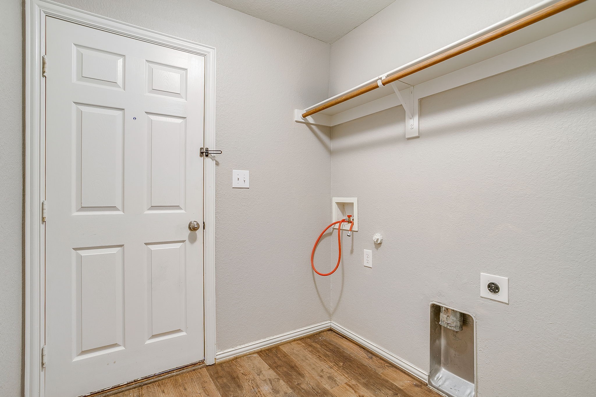 3025 Shoreline Drive