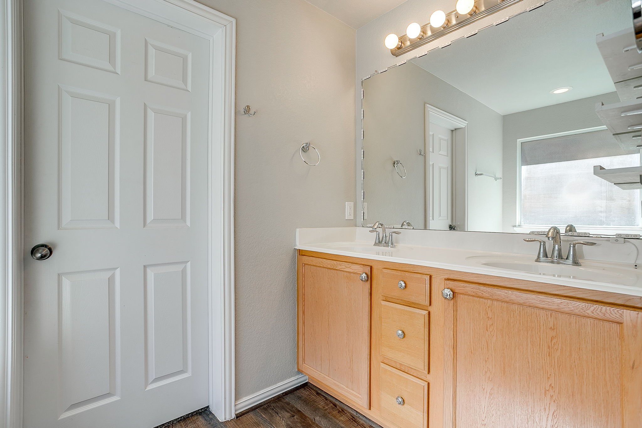 3025 Shoreline Drive