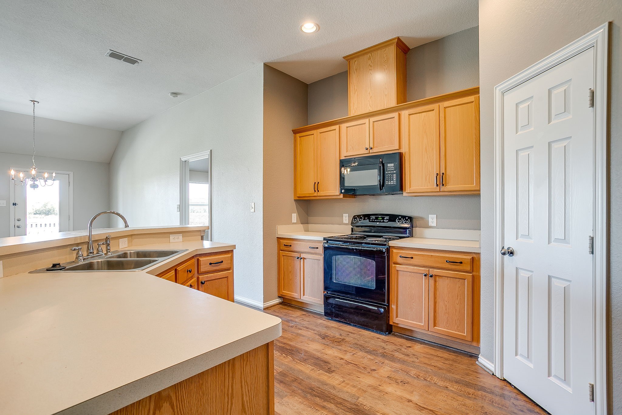 3025 Shoreline Drive