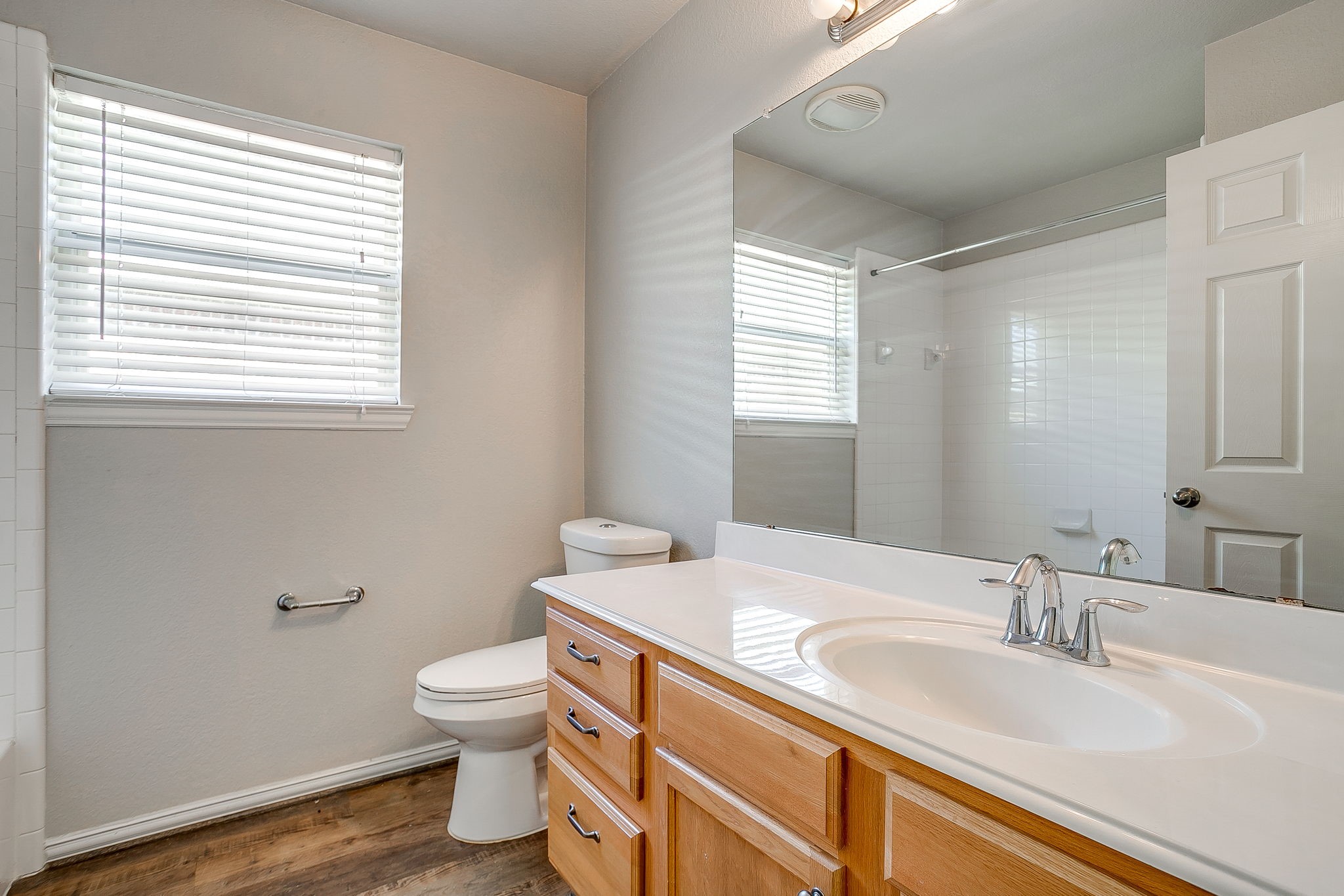 3025 Shoreline Drive