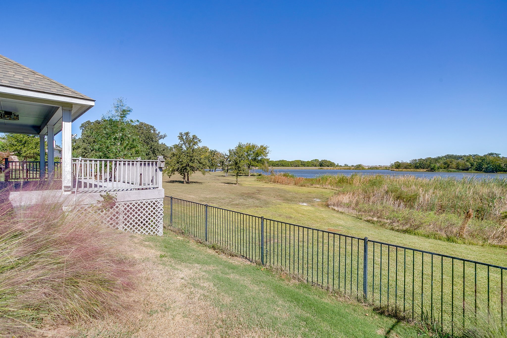 3025 Shoreline Drive