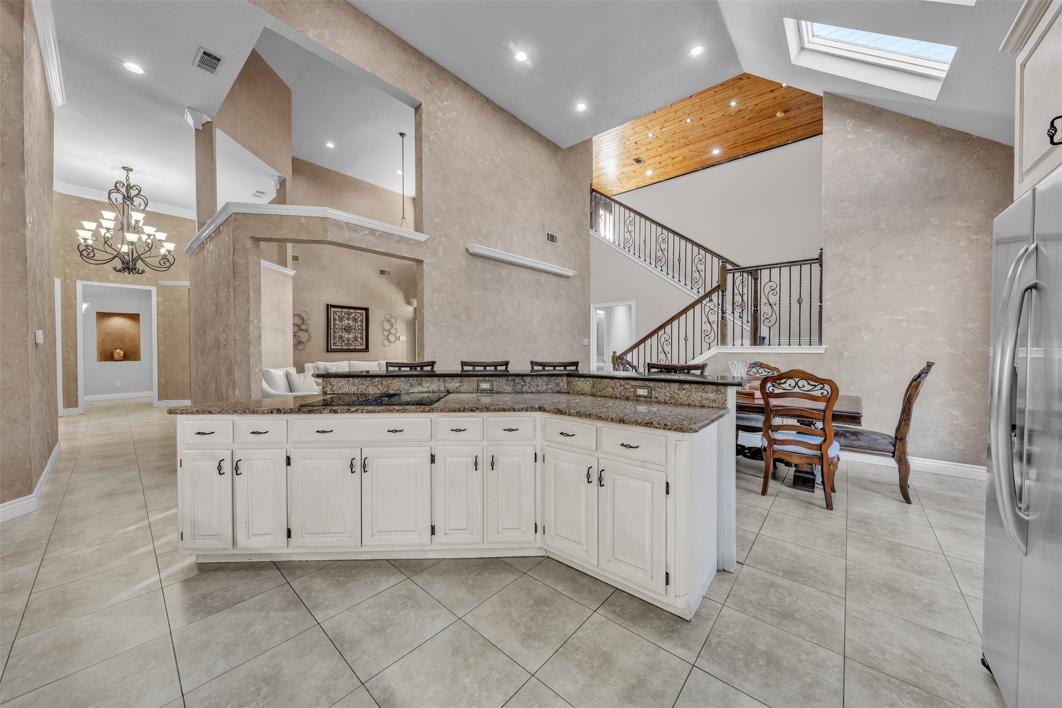 209 N Creekwood Drive