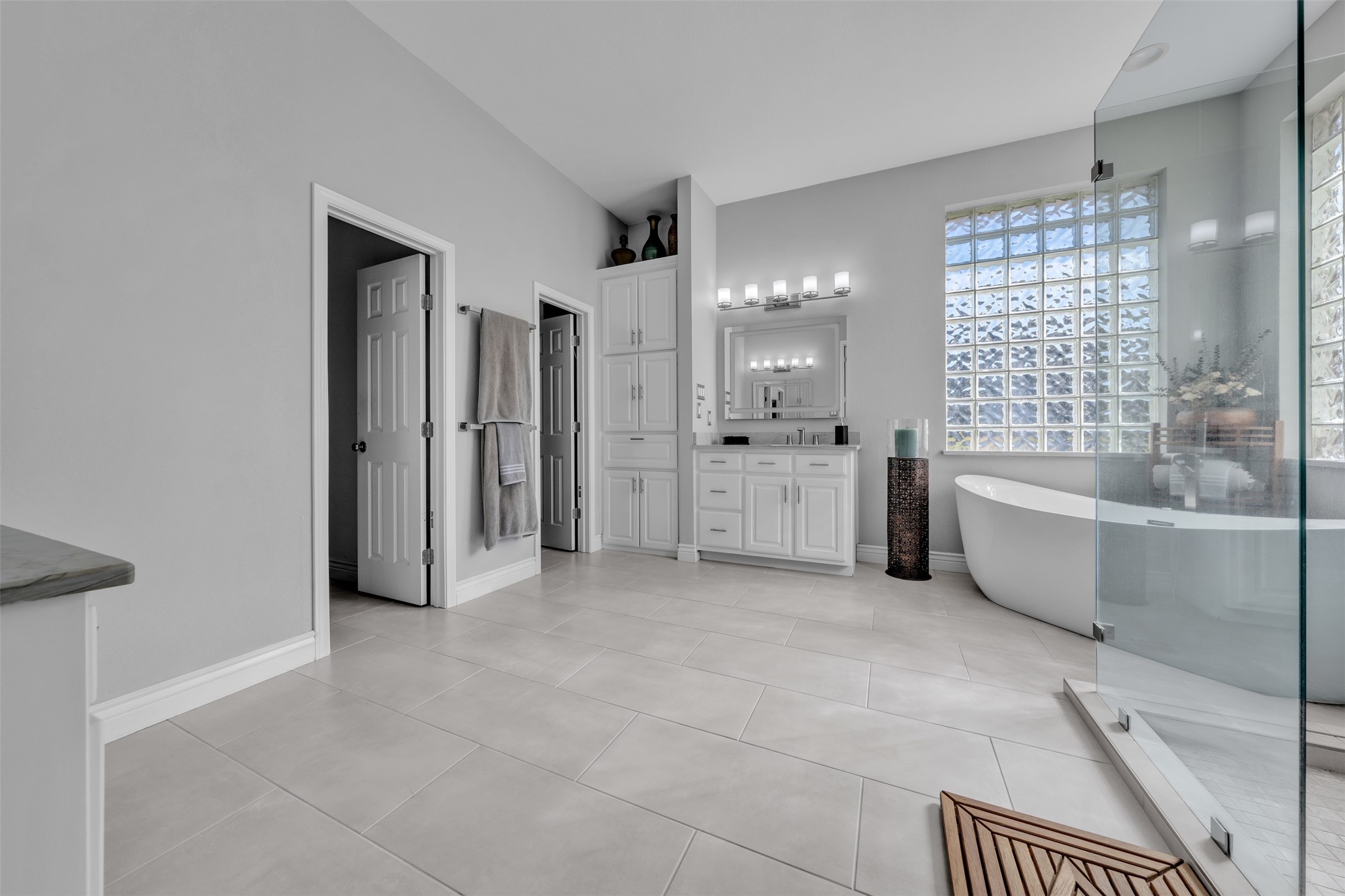 209 N Creekwood Drive