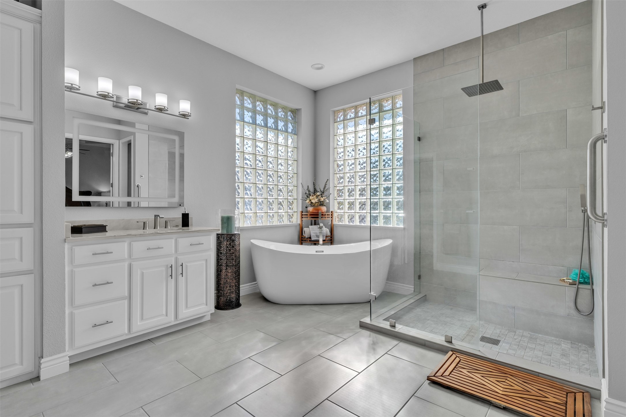 209 N Creekwood Drive