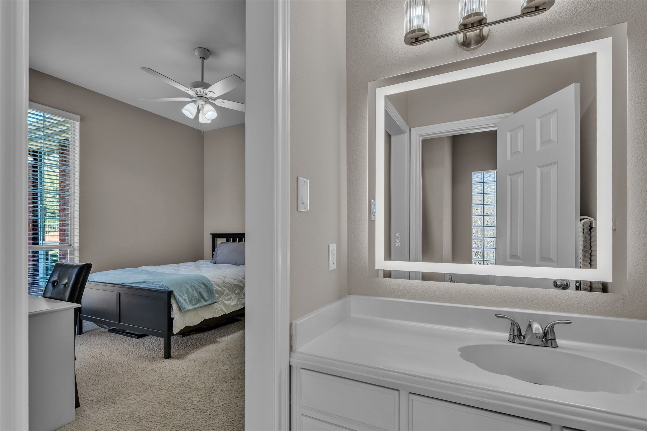 209 N Creekwood Drive