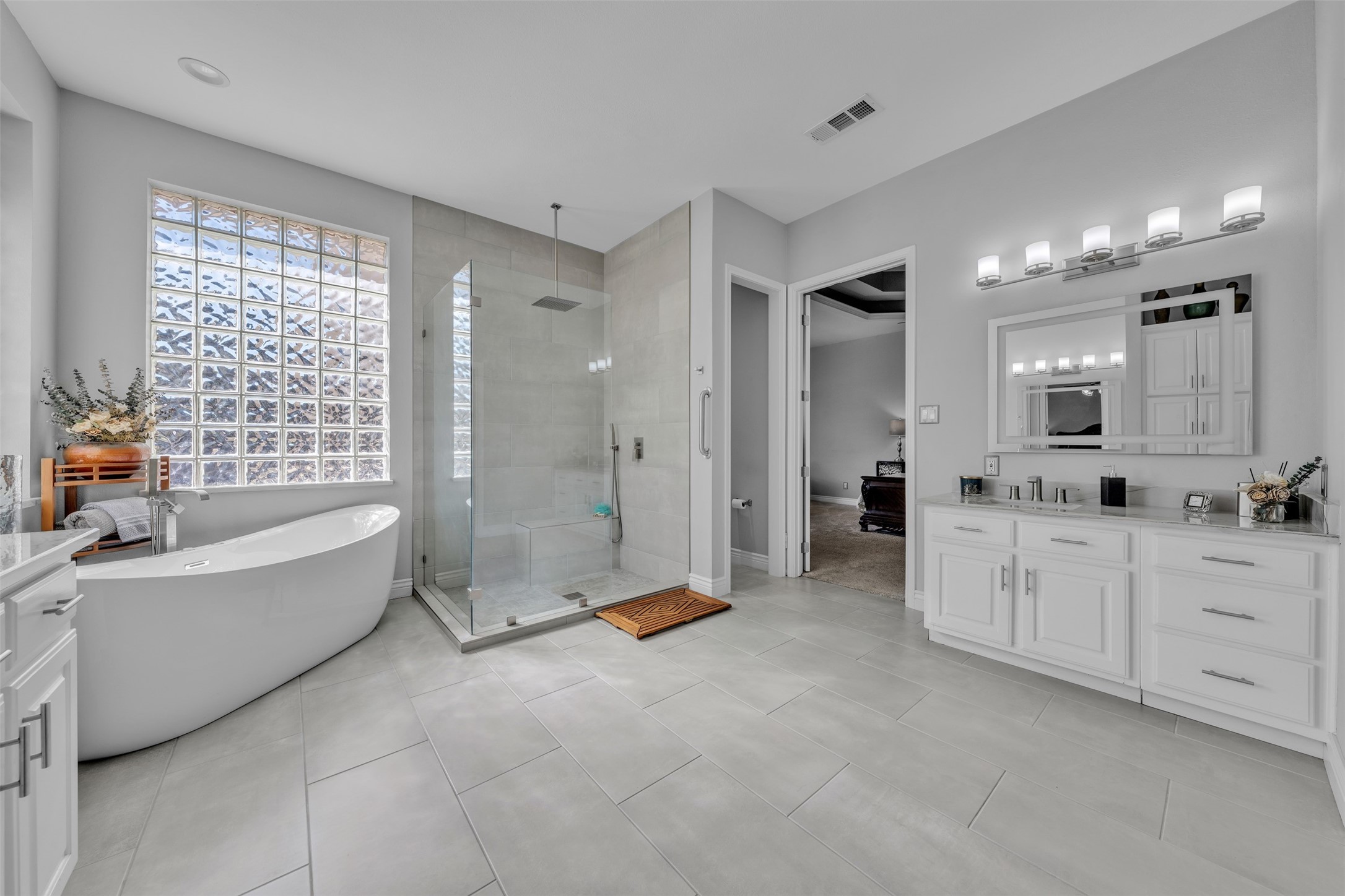 209 N Creekwood Drive