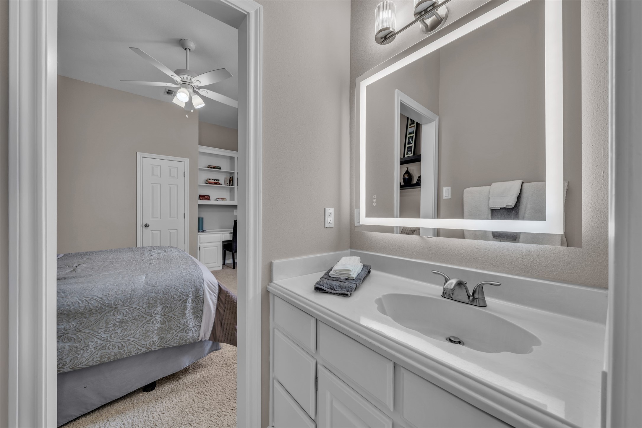 209 N Creekwood Drive