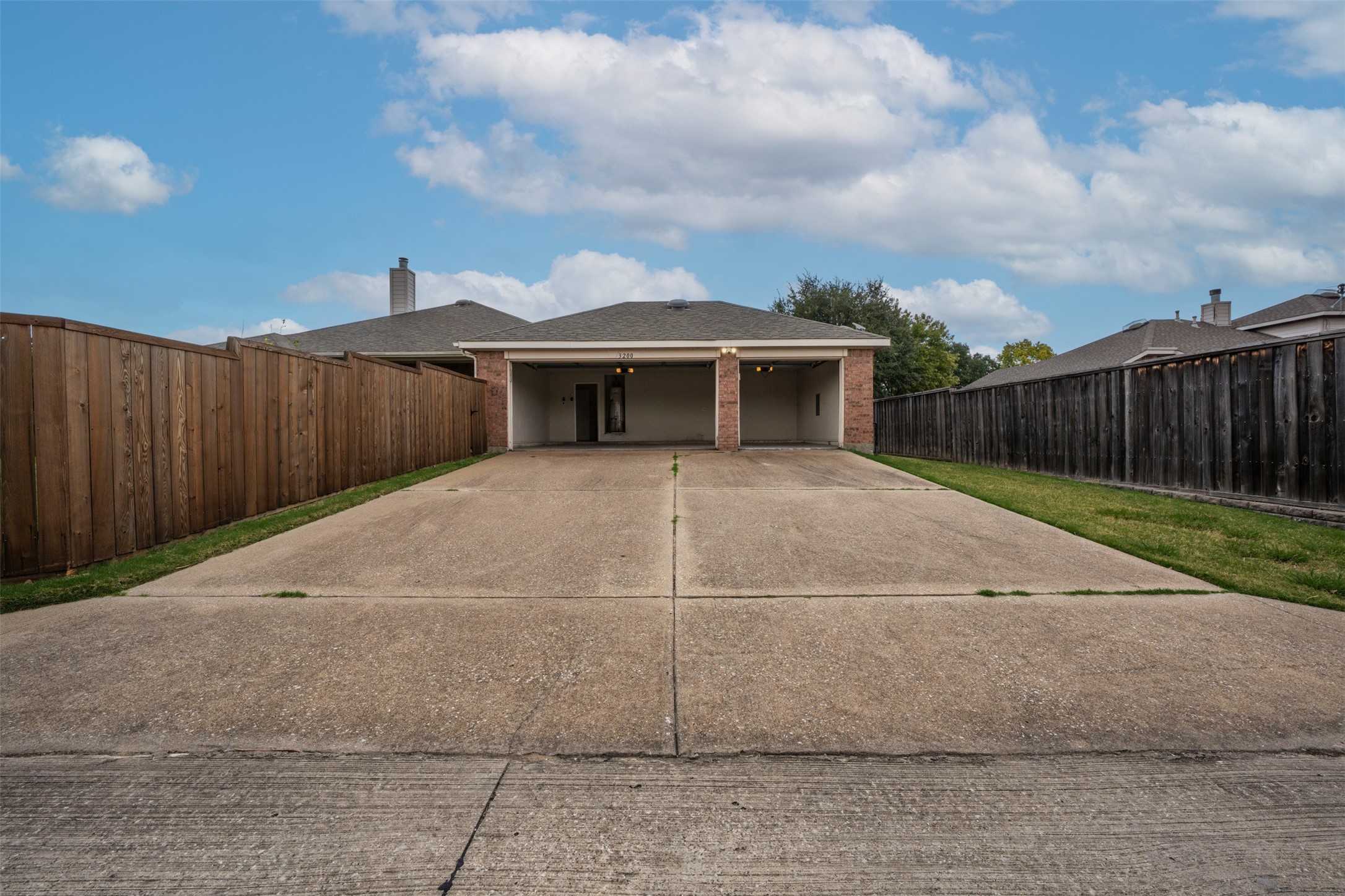 3200 Elmwood Drive