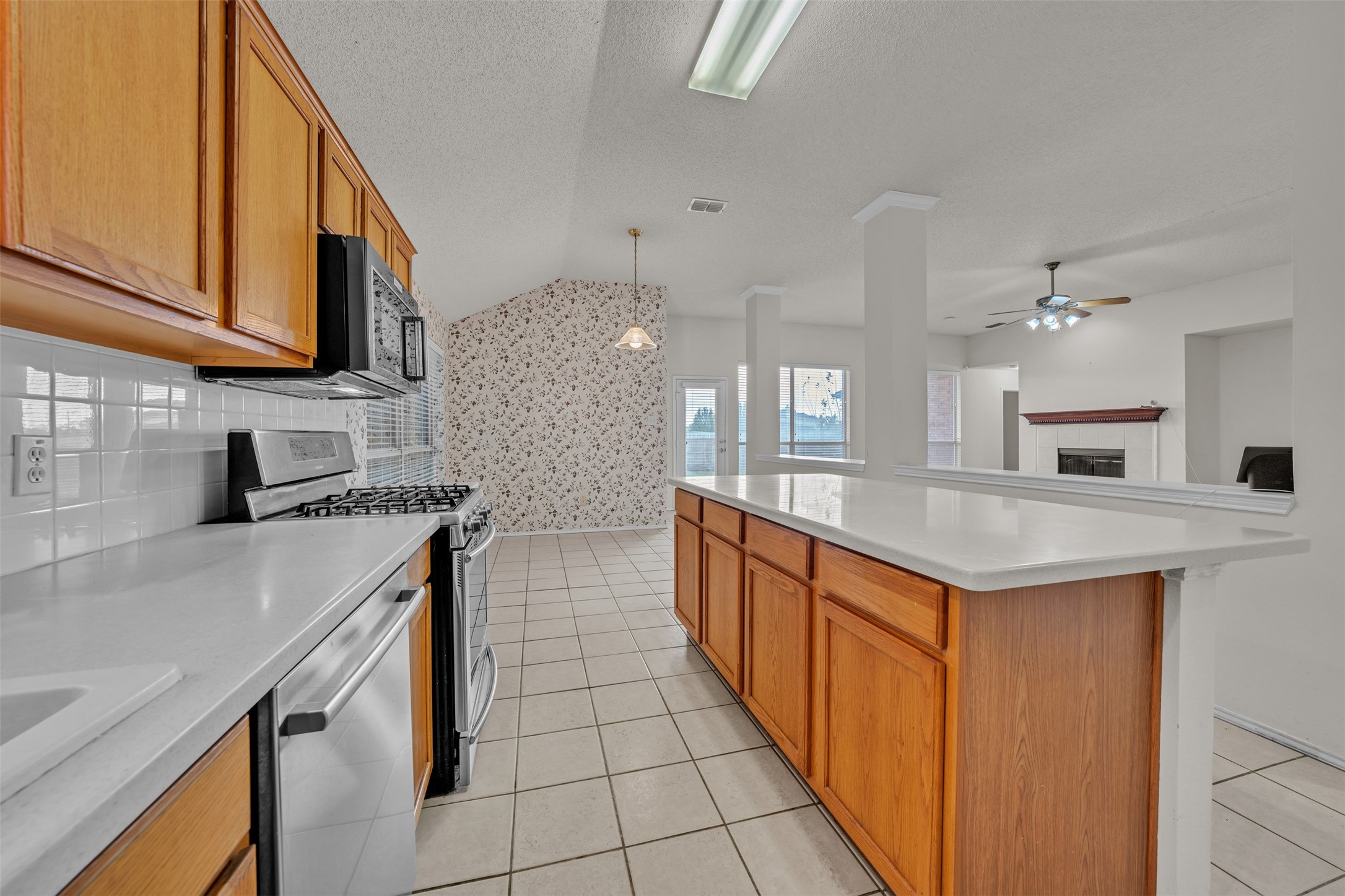 3200 Elmwood Drive
