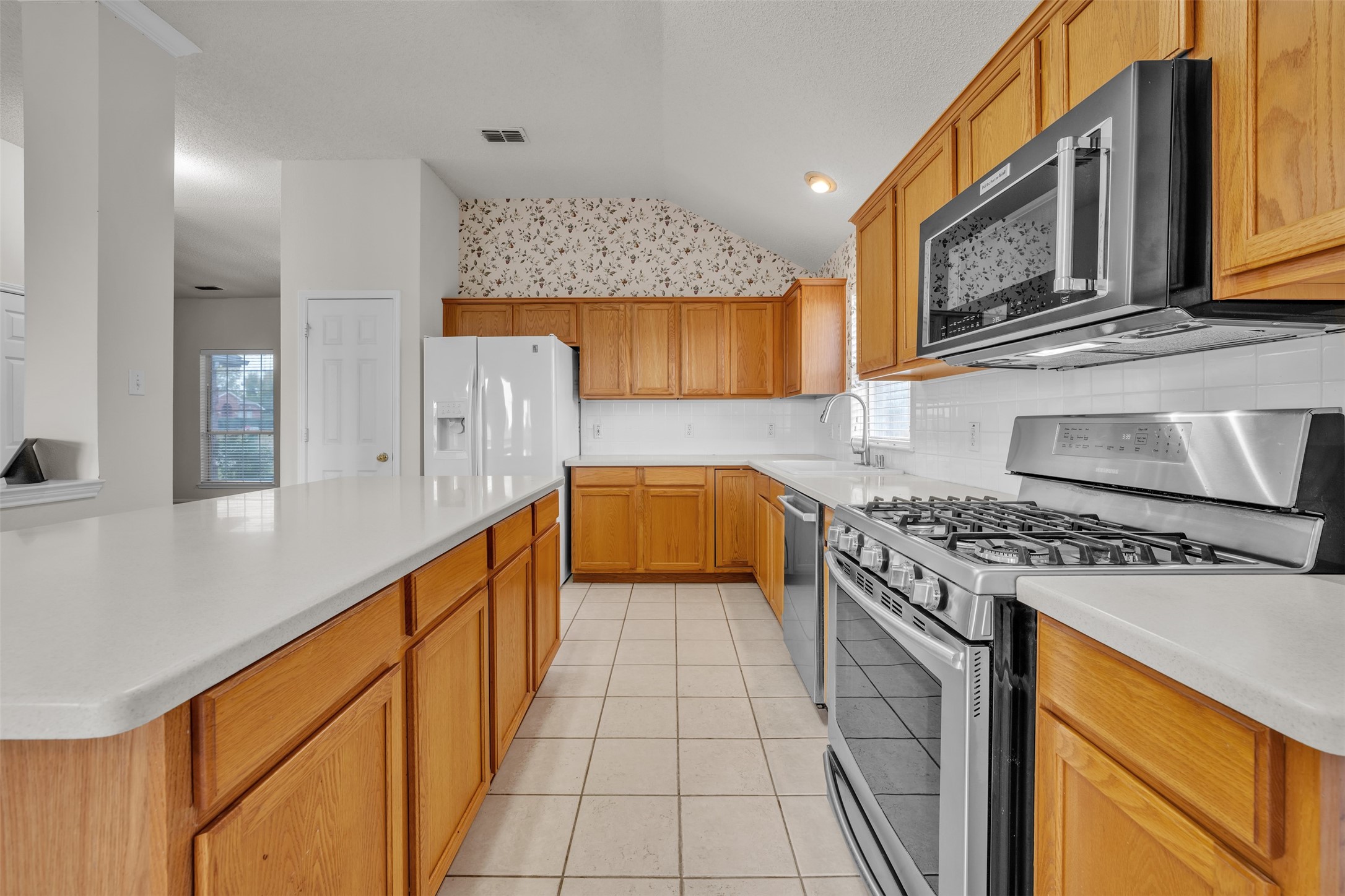 3200 Elmwood Drive