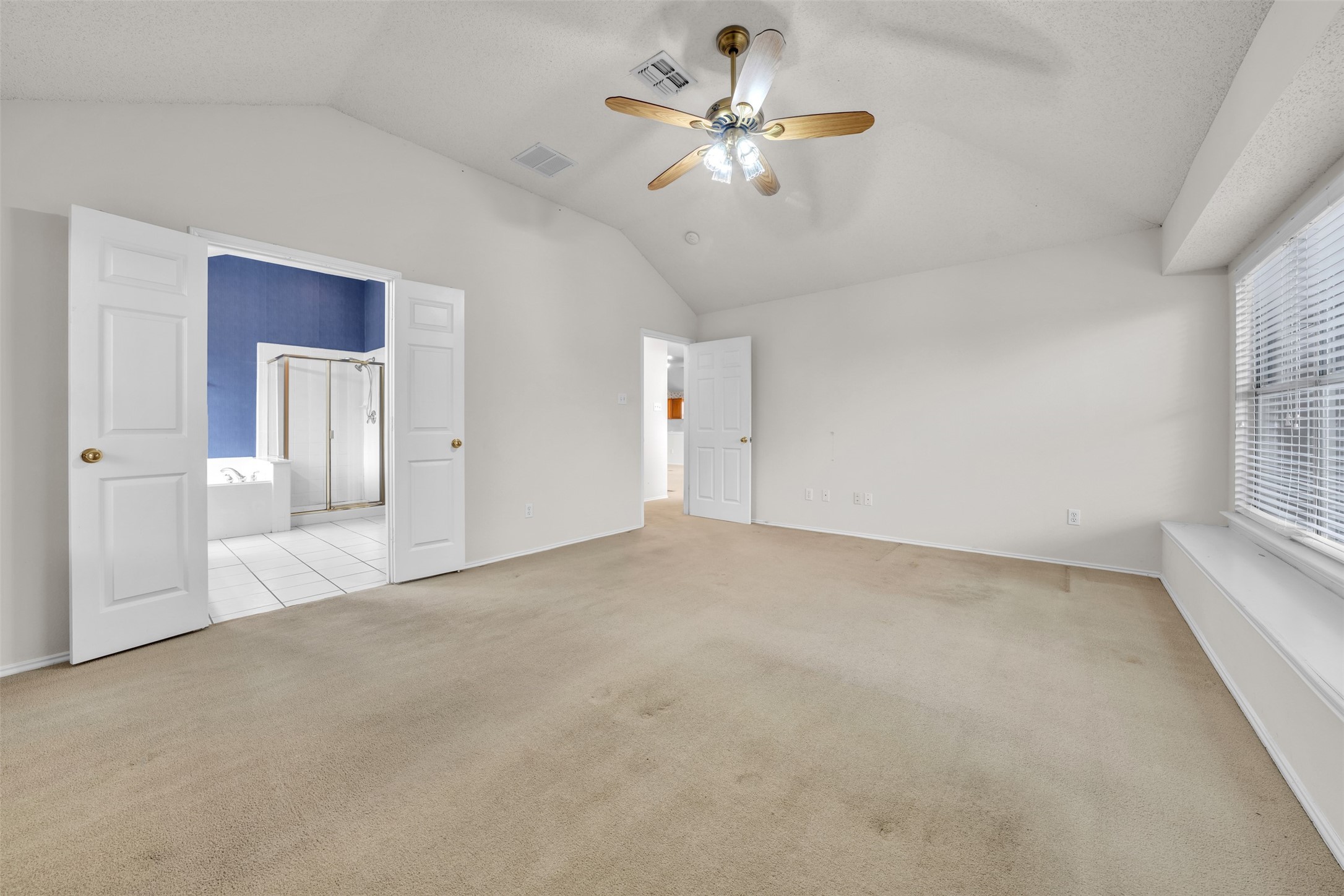 3200 Elmwood Drive
