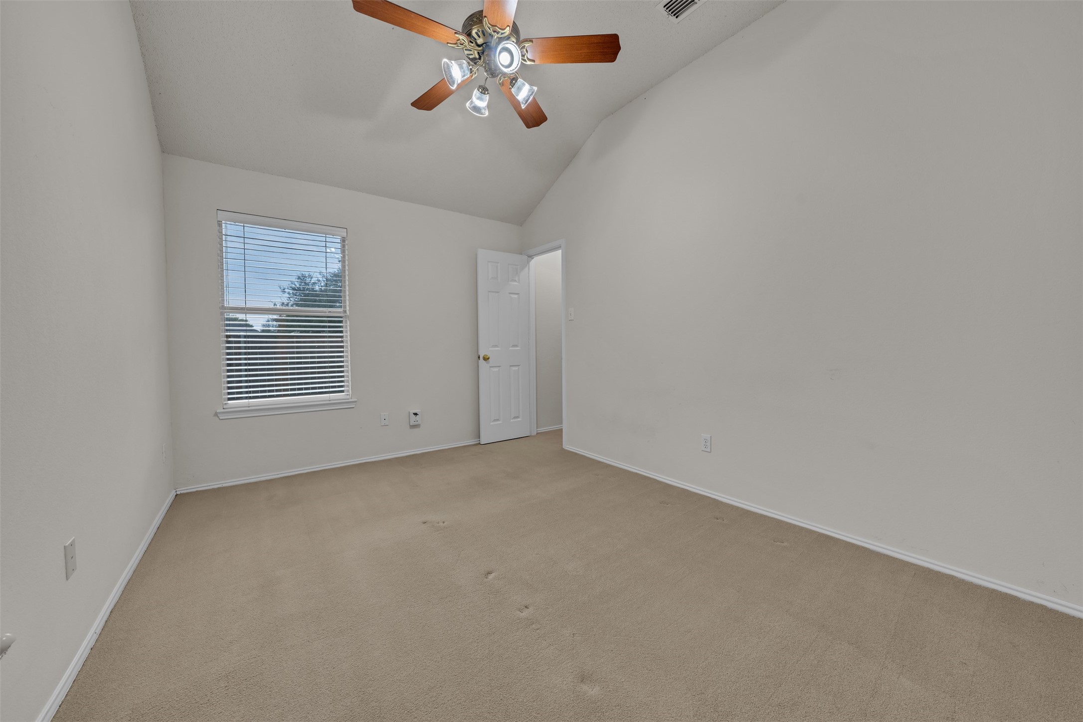 3200 Elmwood Drive