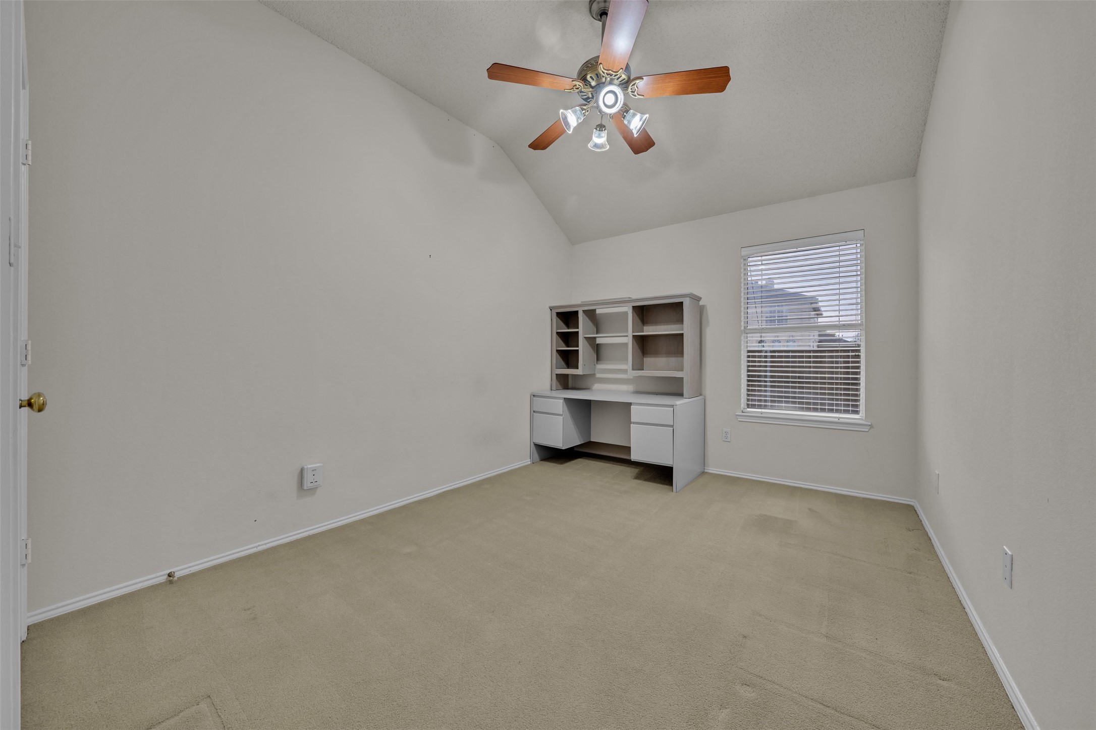 3200 Elmwood Drive