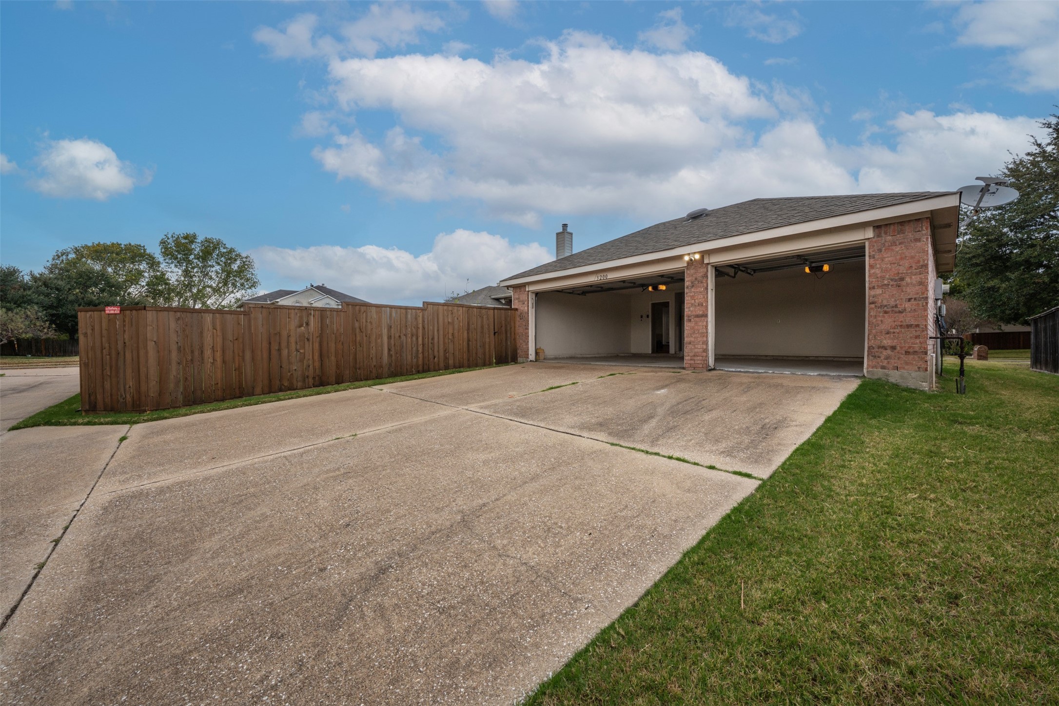 3200 Elmwood Drive