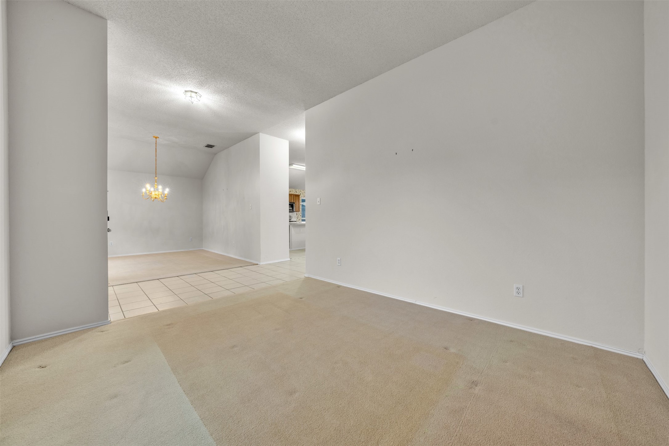 3200 Elmwood Drive