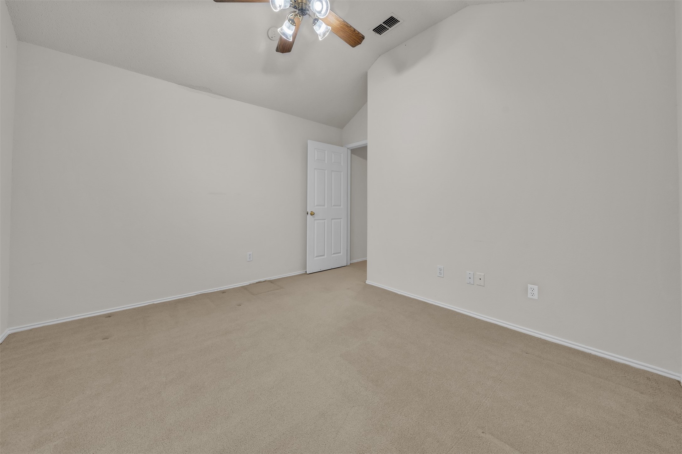 3200 Elmwood Drive