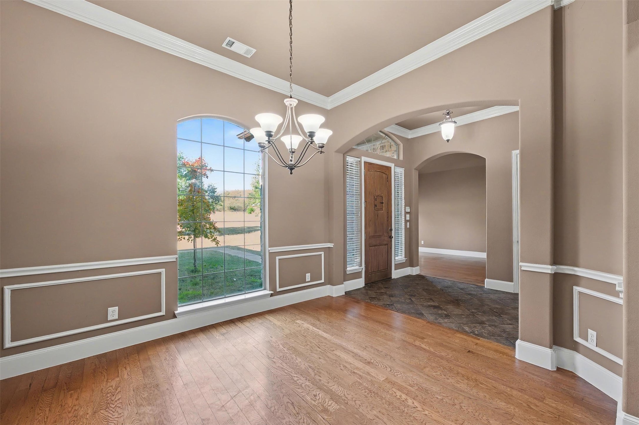 109 Silver Rose Boulevard