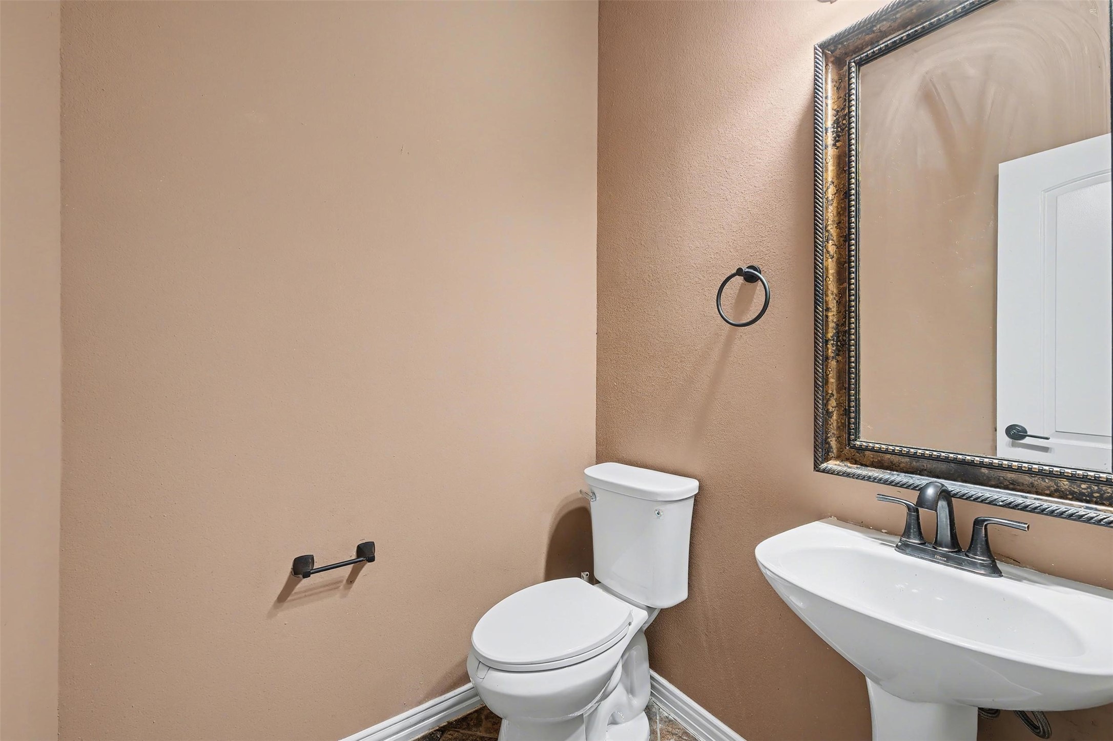 109 Silver Rose Boulevard