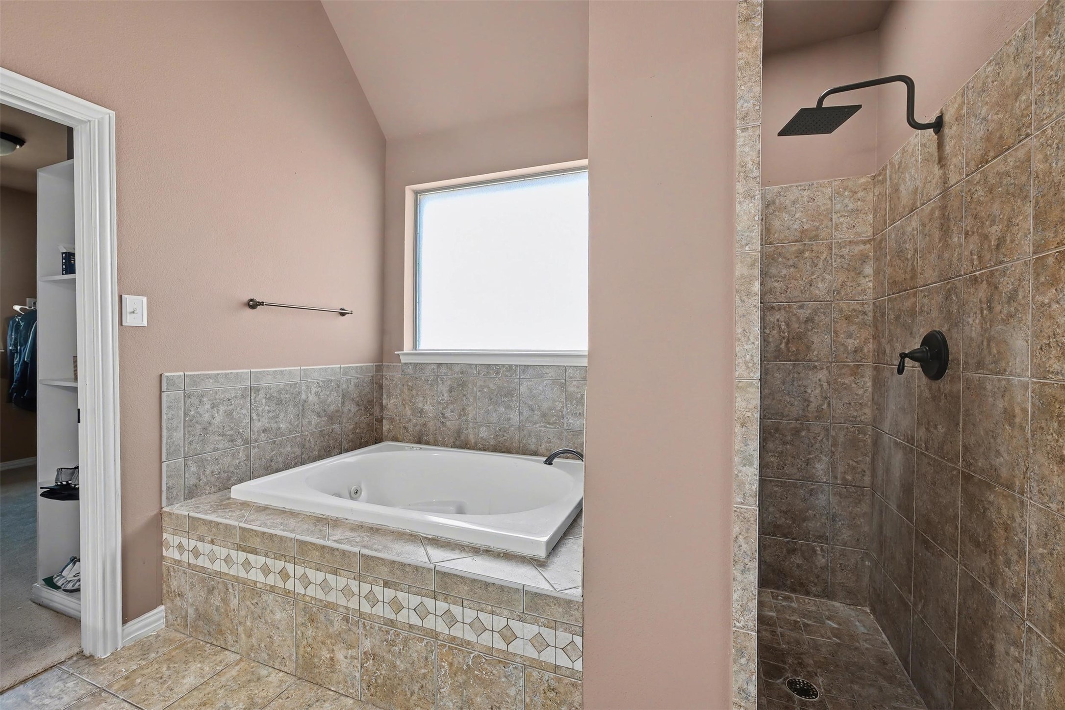 109 Silver Rose Boulevard