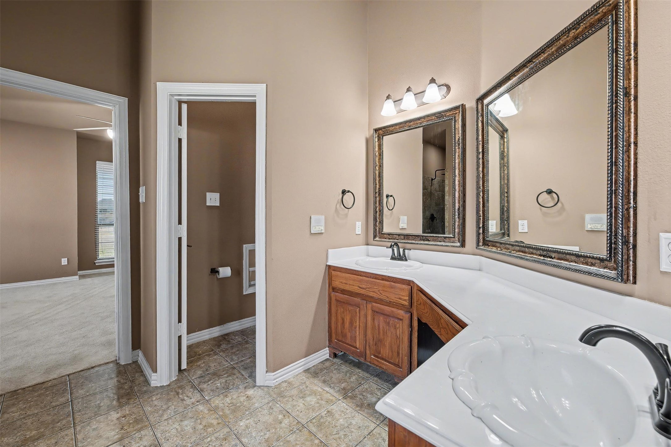 109 Silver Rose Boulevard