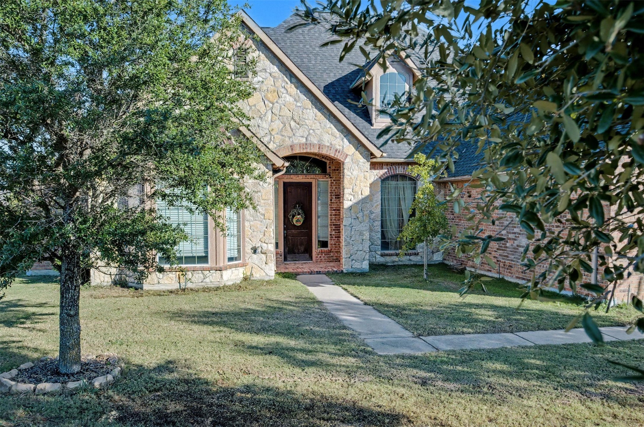109 Silver Rose Boulevard