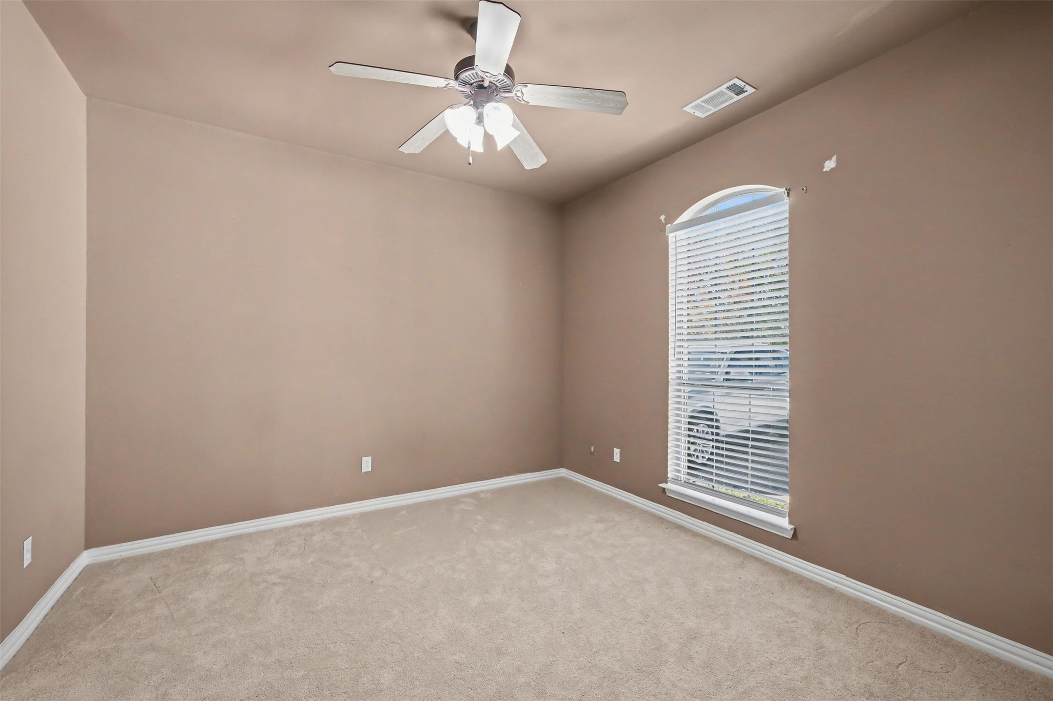 109 Silver Rose Boulevard