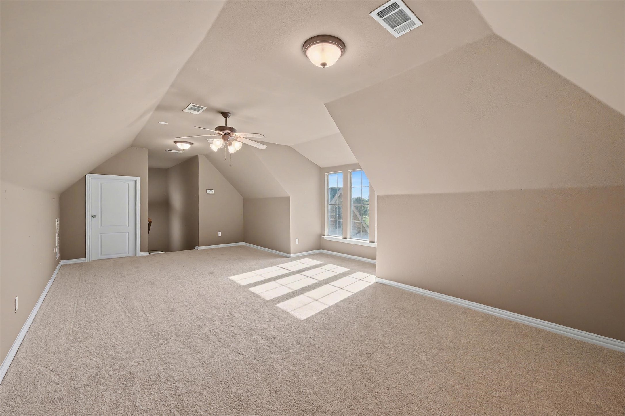 109 Silver Rose Boulevard