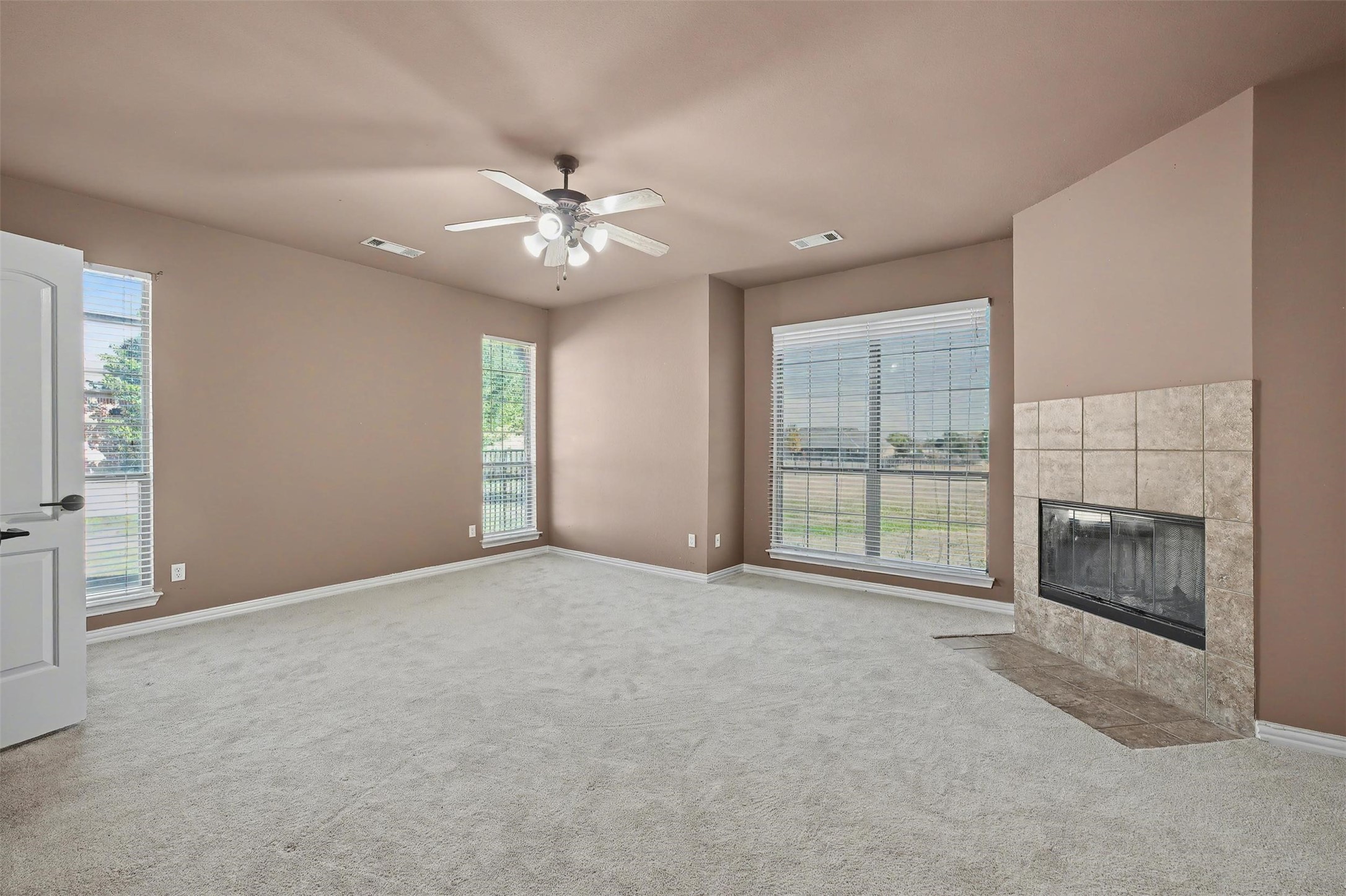 109 Silver Rose Boulevard