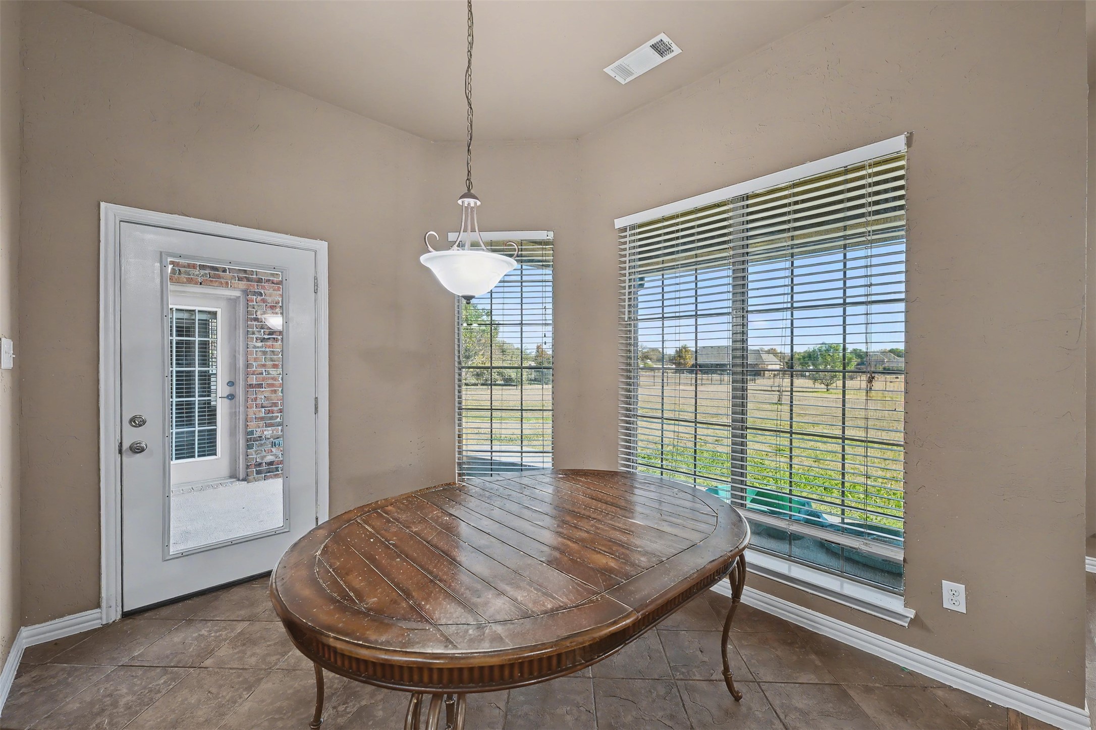 109 Silver Rose Boulevard